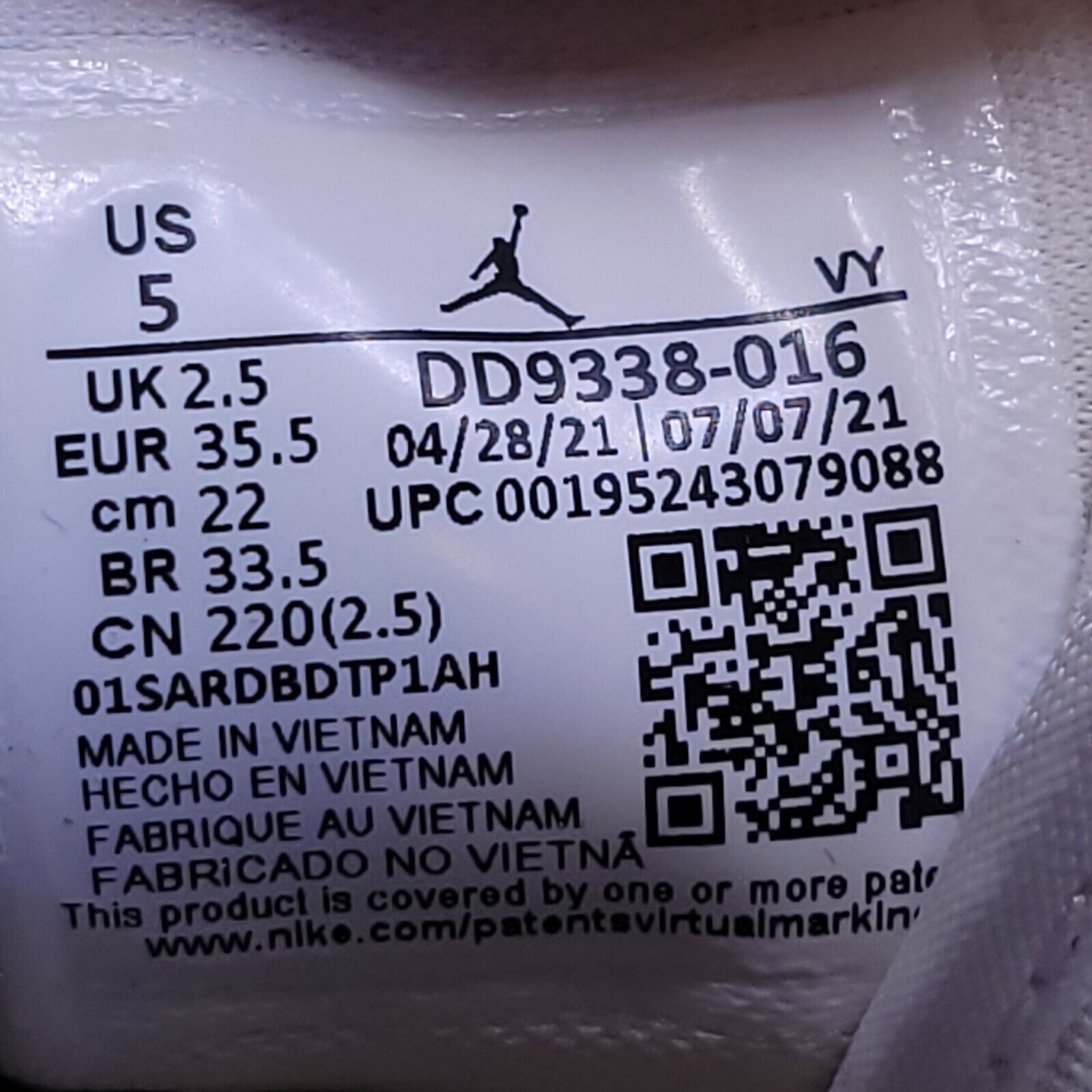 Nike Nike Air Jordan 1 Shoe Womens Size 5 DD9338-016 White Black Size US 5 / IT 35 - 7 Thumbnail