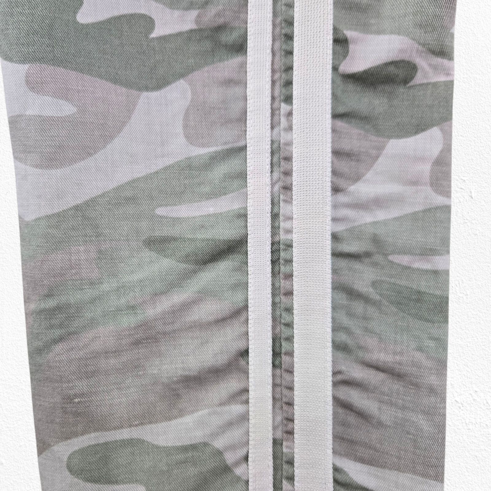 MOTHER Mother Shaker Chop Crop Fray Green Camo Pants Size 27 Size 27" / US 4 / IT 40 - 11 Thumbnail