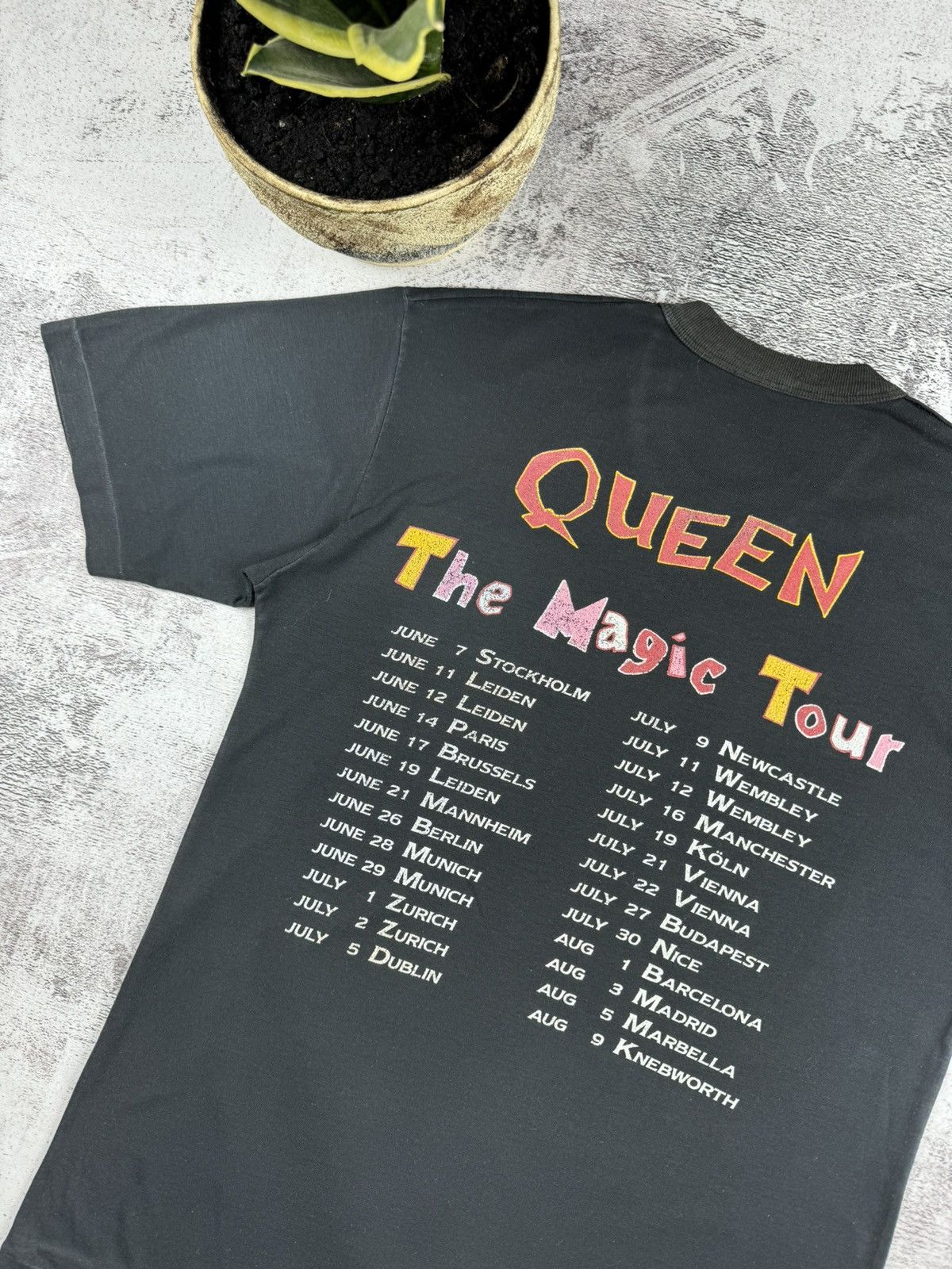 Band Tees Vintage 1986 Queen A Kind of Magic Tour 80S Music T Shirt Size US S / EU 44-46 / 1 - 15 Thumbnail
