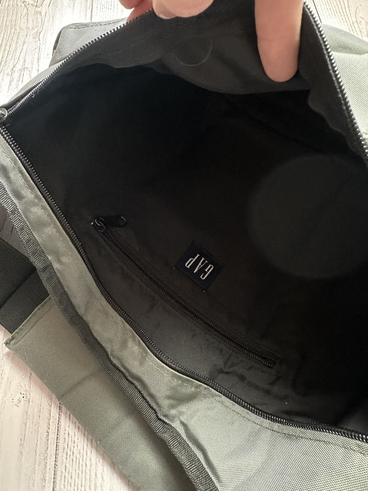Gap × Vintage gap sling bag avant-garde multiple pocket rare Y2K Size ONE SIZE - 11 Thumbnail