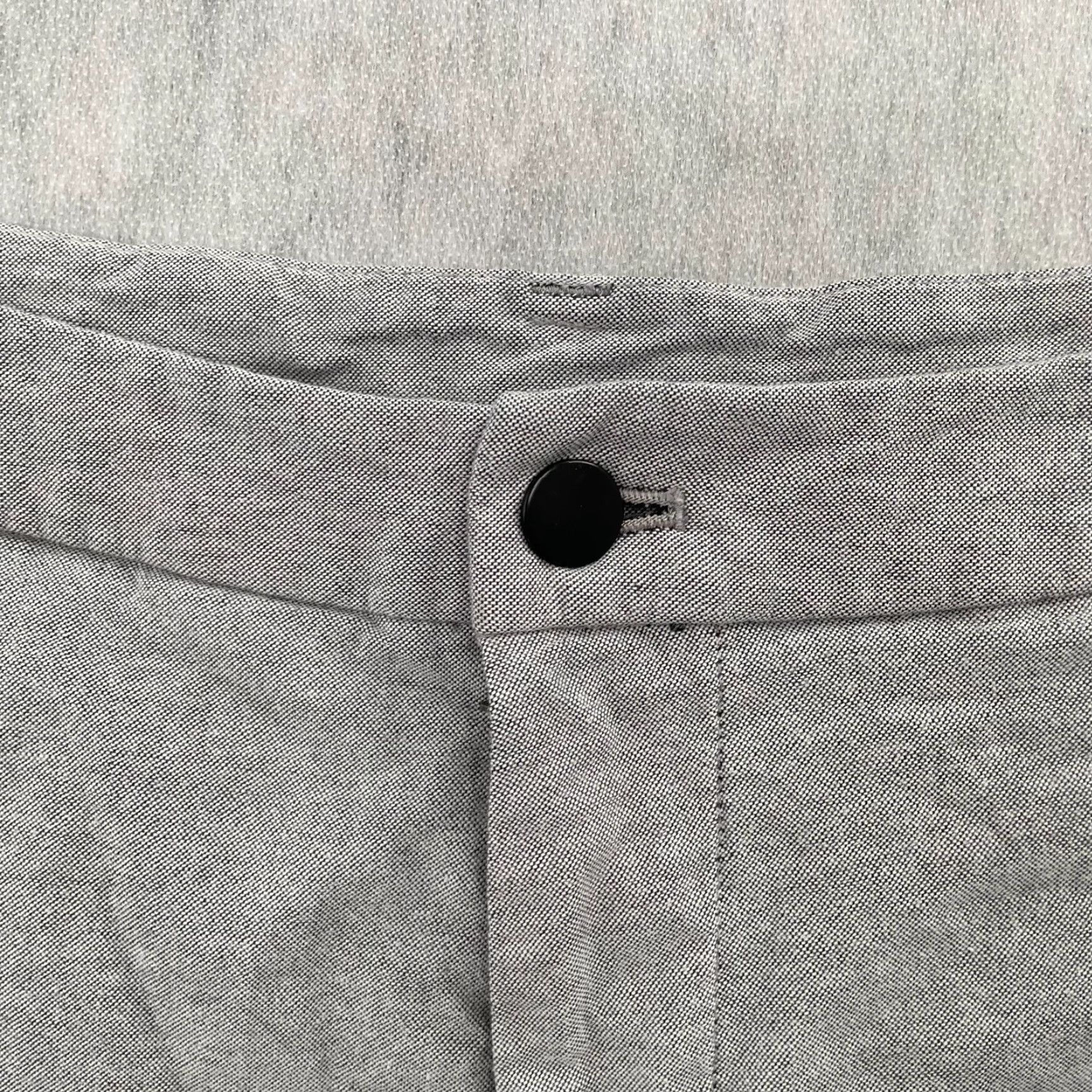 Lululemon VINTAGE Lululemon Shorts Adult 36 Gray Casual Men's Chino Pockets Logo 8in Inseam Size US 36 / EU 52 - 3 Thumbnail
