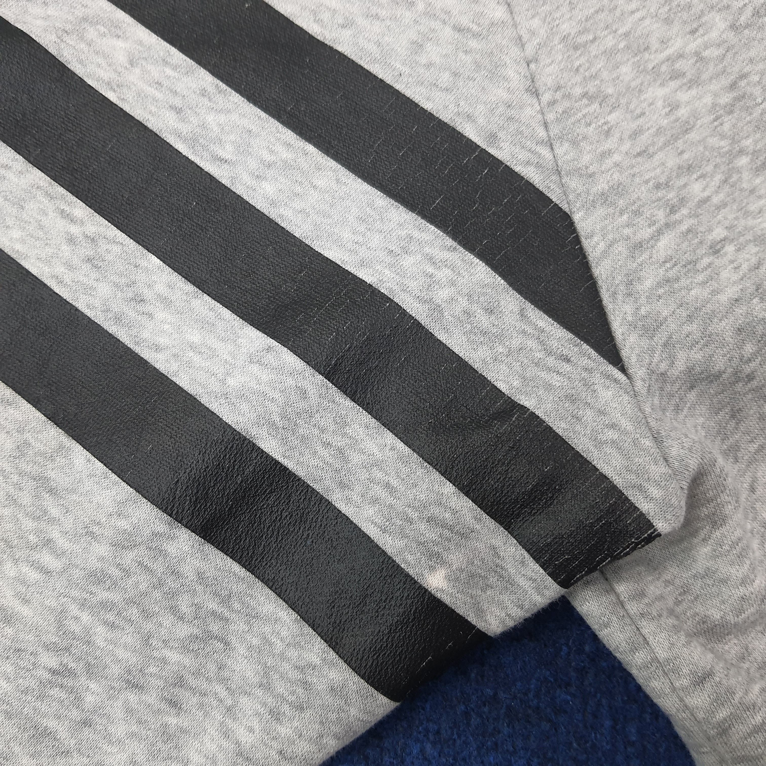 Adidas Vintage Adidas 3 Stripes Zipper Hoodie C261N27 Size US M / EU 48-50 / 2 - 15 Thumbnail