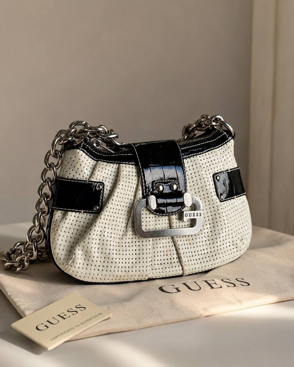 Guess Vintage Guess Y2K Perforated Chain Shoulder Bag White Black Size ONE SIZE - 2 Thumbnail