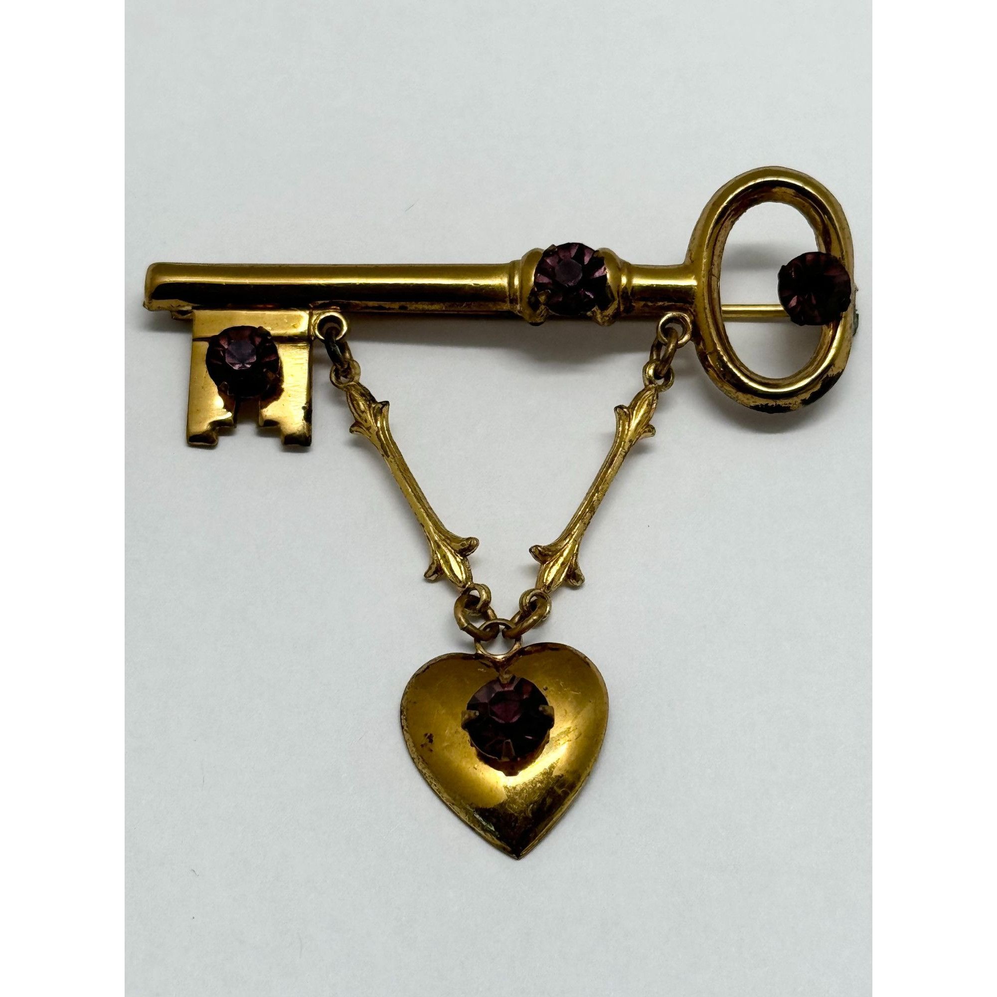 Vintage Vintage purple rhinestone heart & key brooch pin Size ONE SIZE - 5 Thumbnail