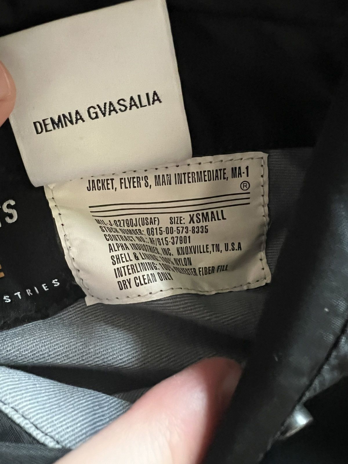 Vetements VETEMENTS FW19 RUNWAY BOMBER Size US XS / EU 42 / 0 - 15 Thumbnail