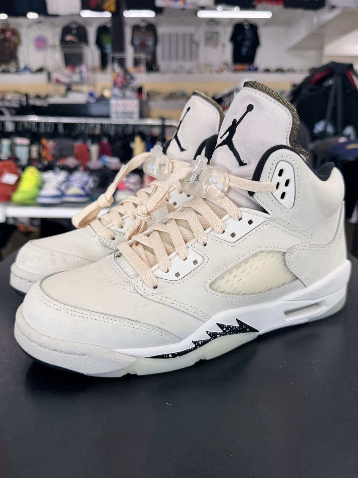Jordan Brand Air Jordan 5 Sail Size 6.5Y (2024) Size US 6.5 / EU 39-40 - 1 Thumbnail