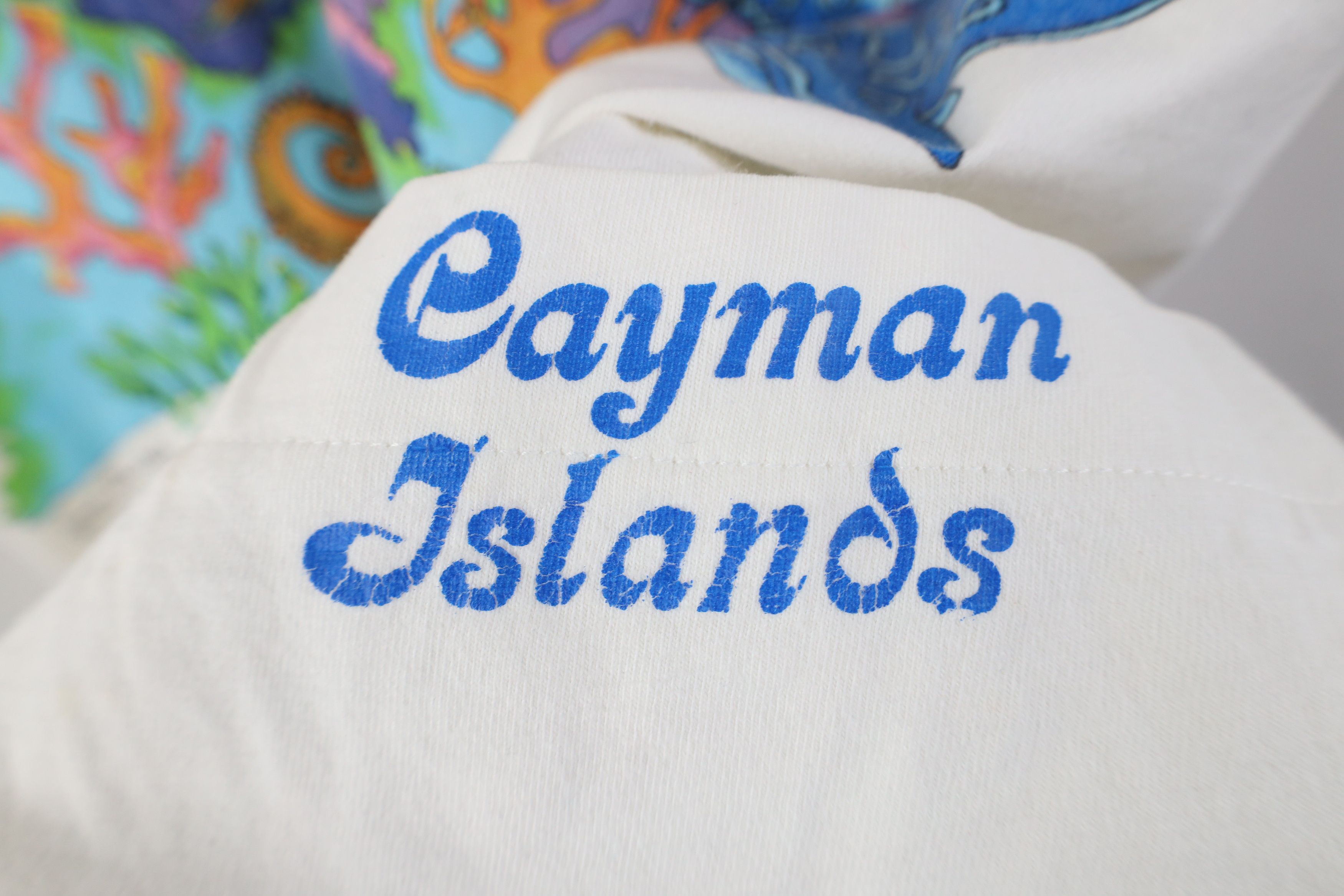 Vintage Vintage 90s Streetwear Cayman Islands Beach Pocket T-Shirt Size ONE SIZE - 9 Thumbnail
