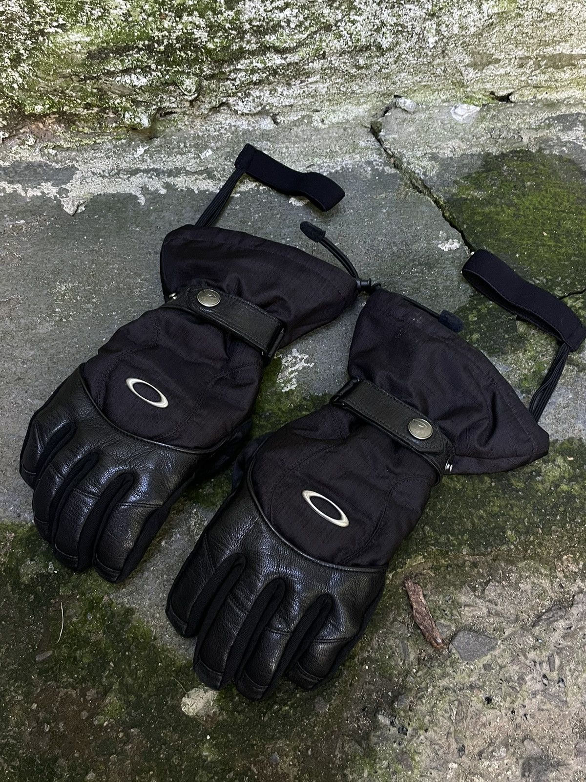 Oakley Oakley Archive 00’s Gloves Ski Metal Logo Black RARE Size ONE SIZE - 1 Thumbnail