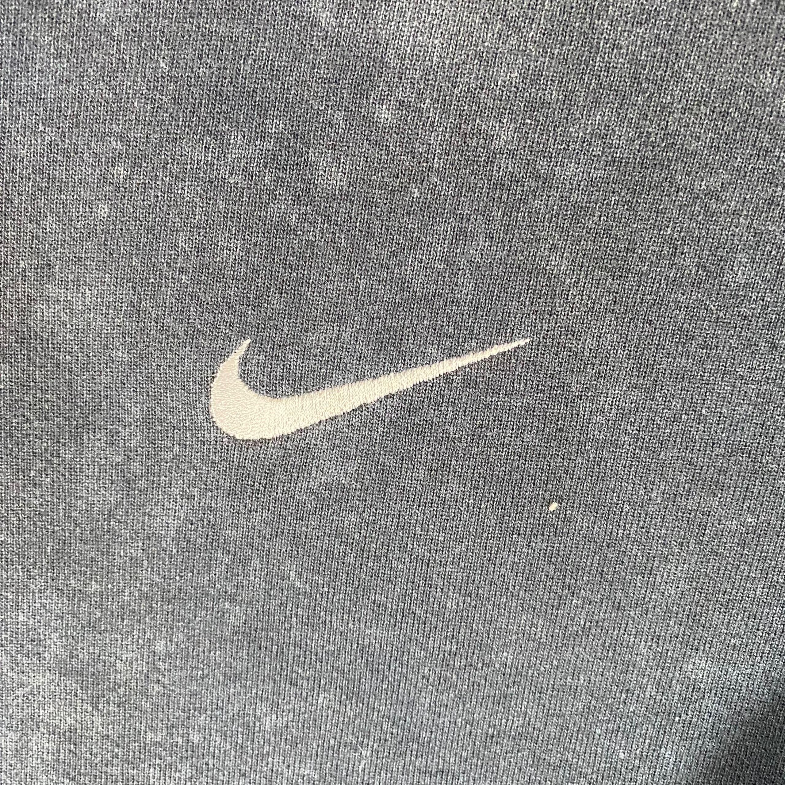 Nike Vintage 90s Nike Small Logo Distressed Sweatshirt Size US L / EU 52-54 / 3 - 6 Thumbnail