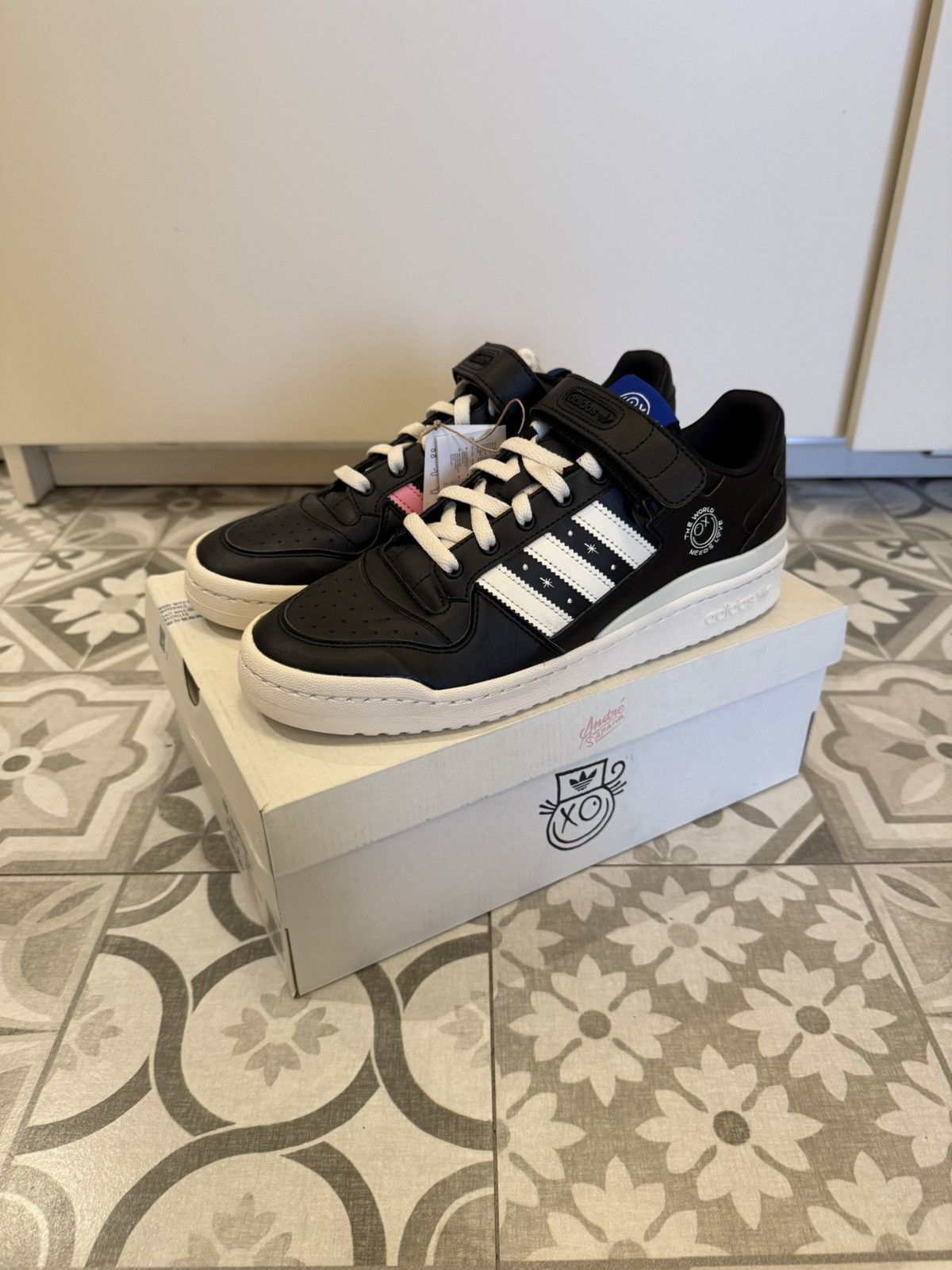 Adidas Adidas forum low andre saraiva Size US 10 / EU 43 - 1 Thumbnail