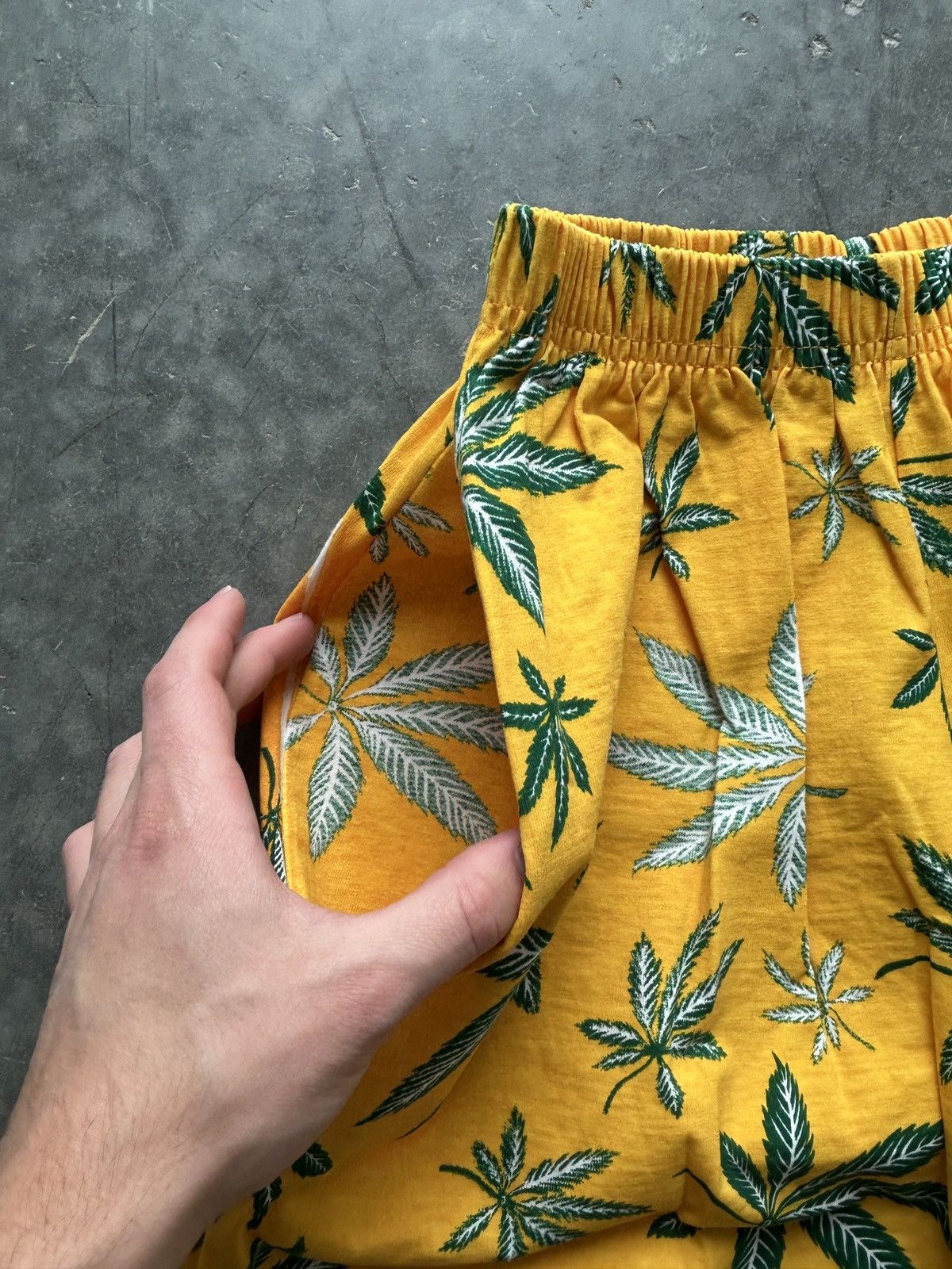 Vintage Vintage 90s Weed AOP Cotton Shorts Size US 29 - 2 Thumbnail