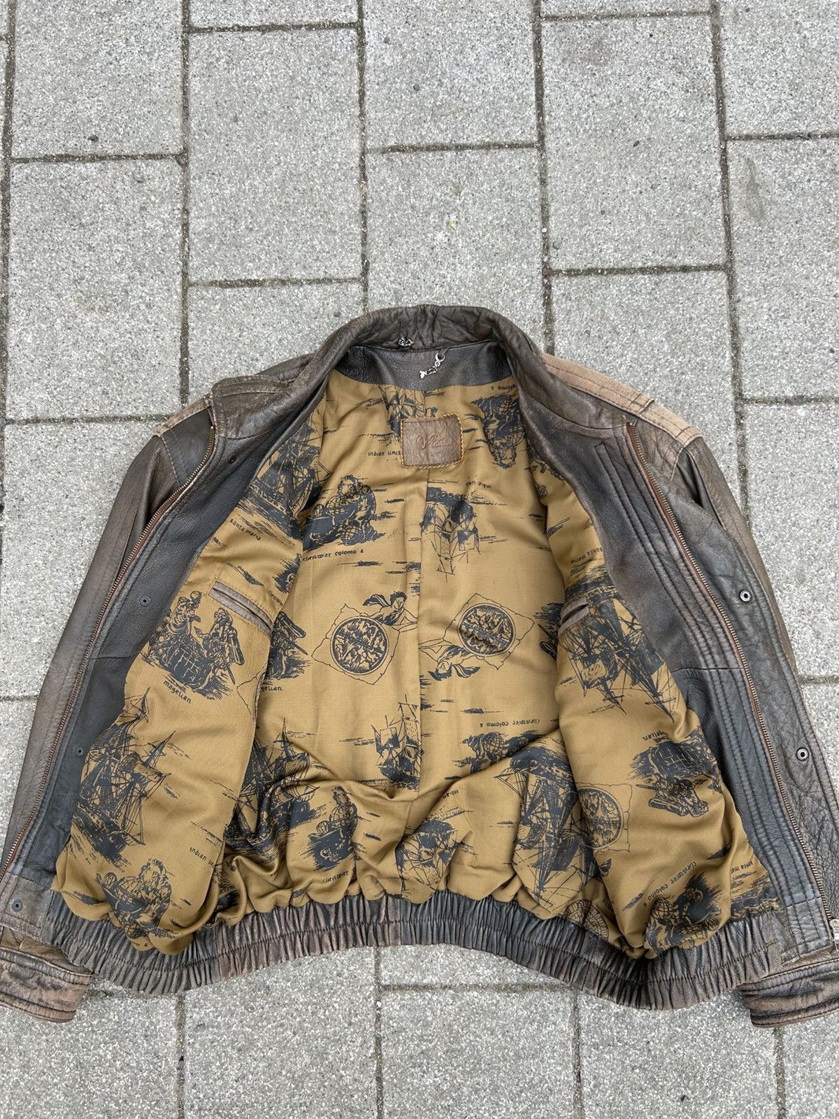 Vintage Vintage 1990s Gino Bertoni Distressed brown Leather Bomber Size US L / EU 52-54 / 3 - 10 Thumbnail