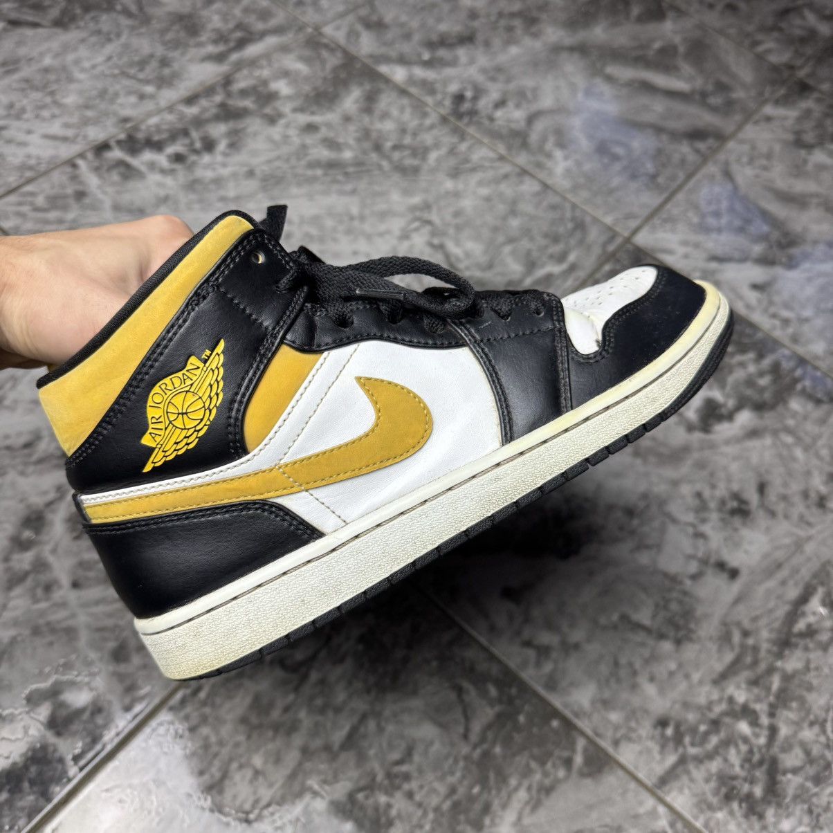 Jordan Brand × Nike × Vintage Jordan 1 White Pollen Black Size US 9.5 / EU 42-43 - 4 Thumbnail