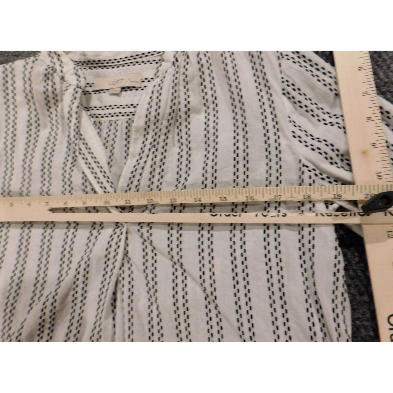 Ann Taylor Loft Ann Taylor Blouse Shirt White Striped Petite PS Long Sleeve Round Neck Pullover Casual Women's Modern Basic Size S / US 4 / IT 40 - 6 Thumbnail