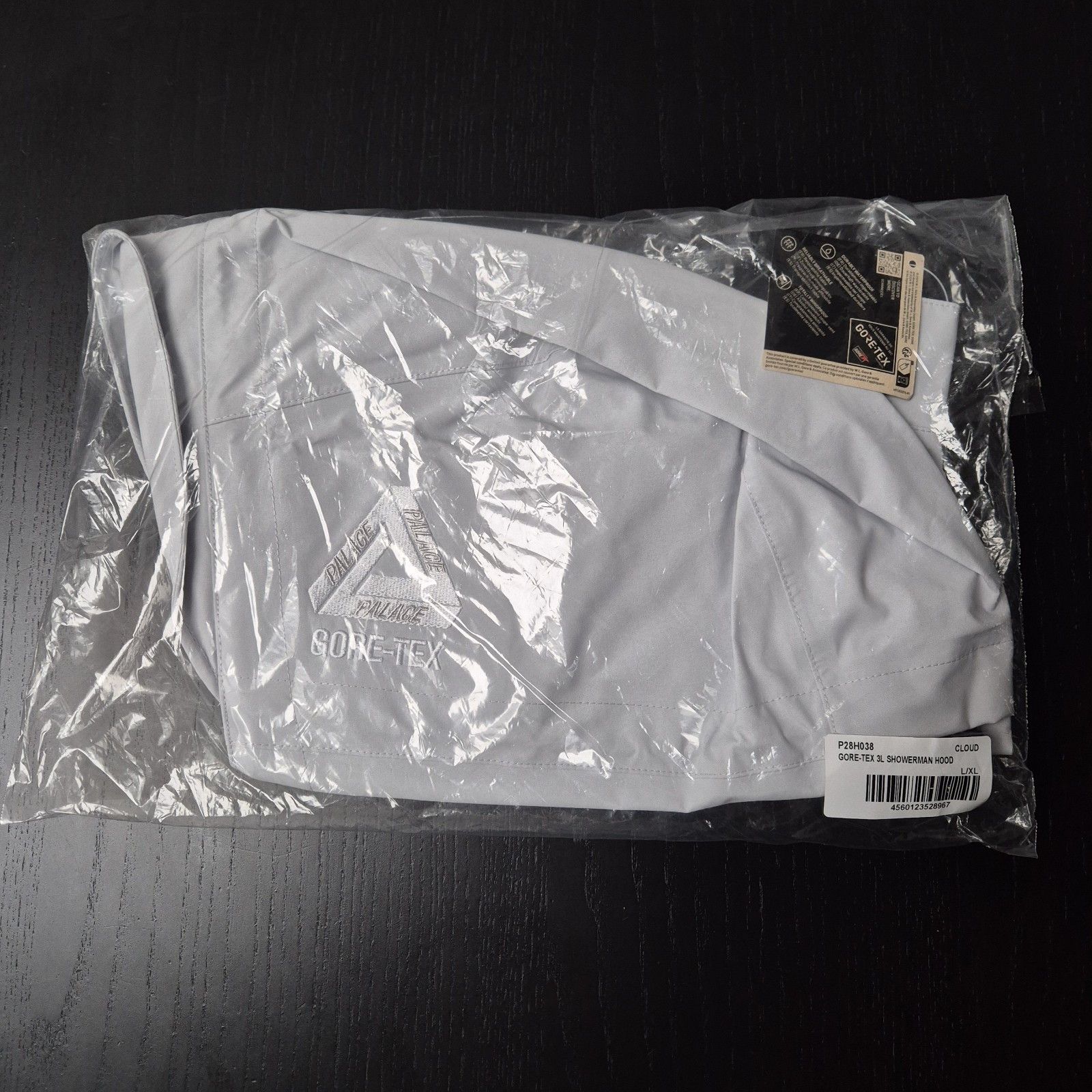 Palace Palace Gore-Tex 3L Showerman Hood Cloud Grey L/XL NewSS25 Size ONE SIZE - 4 Thumbnail