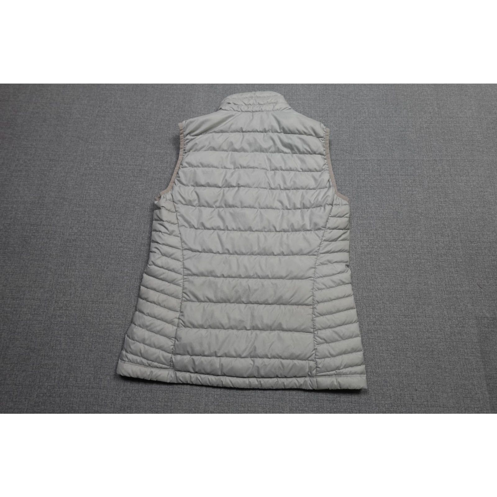 Patagonia Patagonia Vest Womens Small Gray Down Puffer Quilted Full Zip Lightweight Winter Size S / US 4 / IT 40 - 3 Thumbnail