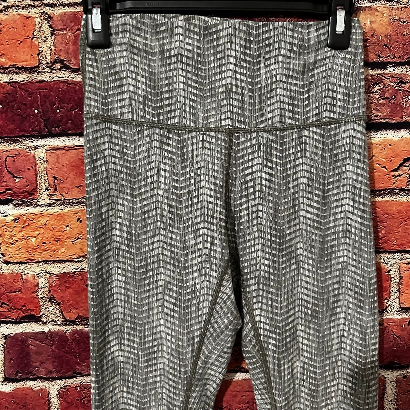 Lululemon lululemon leggings size 4 Size 27" / US 4 / IT 40 - 2 Thumbnail