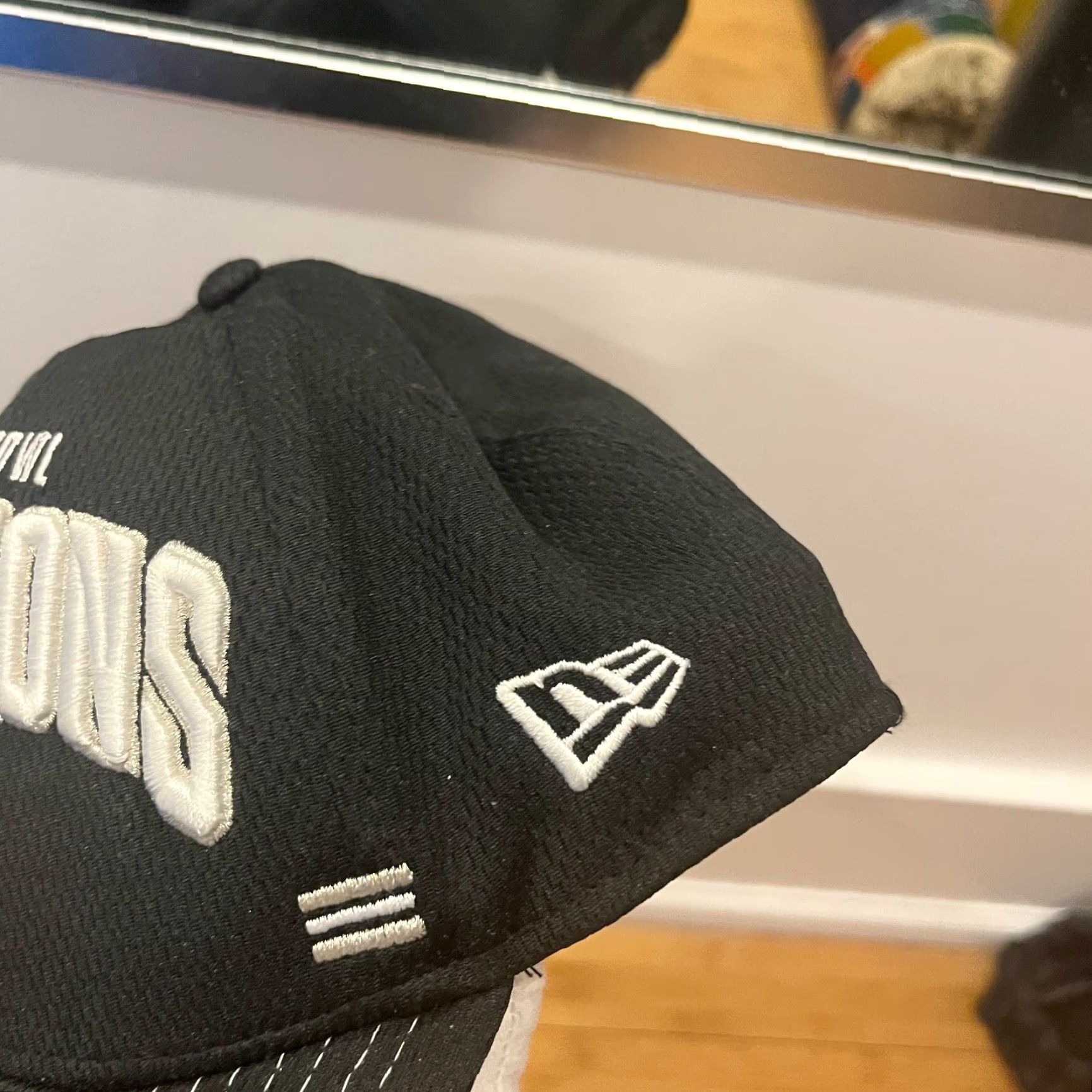 New Era VINTAGE New Era Tampa Bay Bucaneers Champions Snapback Hat Baseball Cap Mens One Size Black 90s Football Super Bowl Championship Size ONE SIZE - 3 Thumbnail