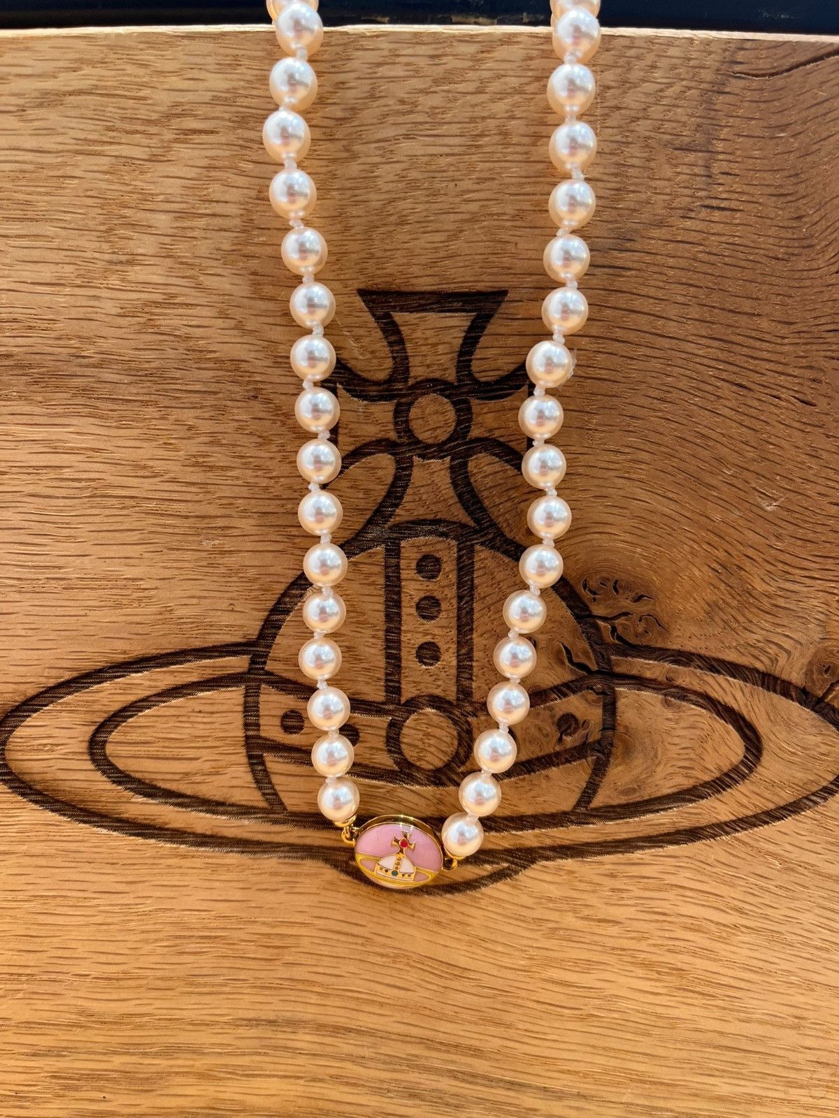 Vivienne Westwood o1f1d3z0525 Size: OS / Loelia Necklace in Gold/White Size ONE SIZE - 1 Preview