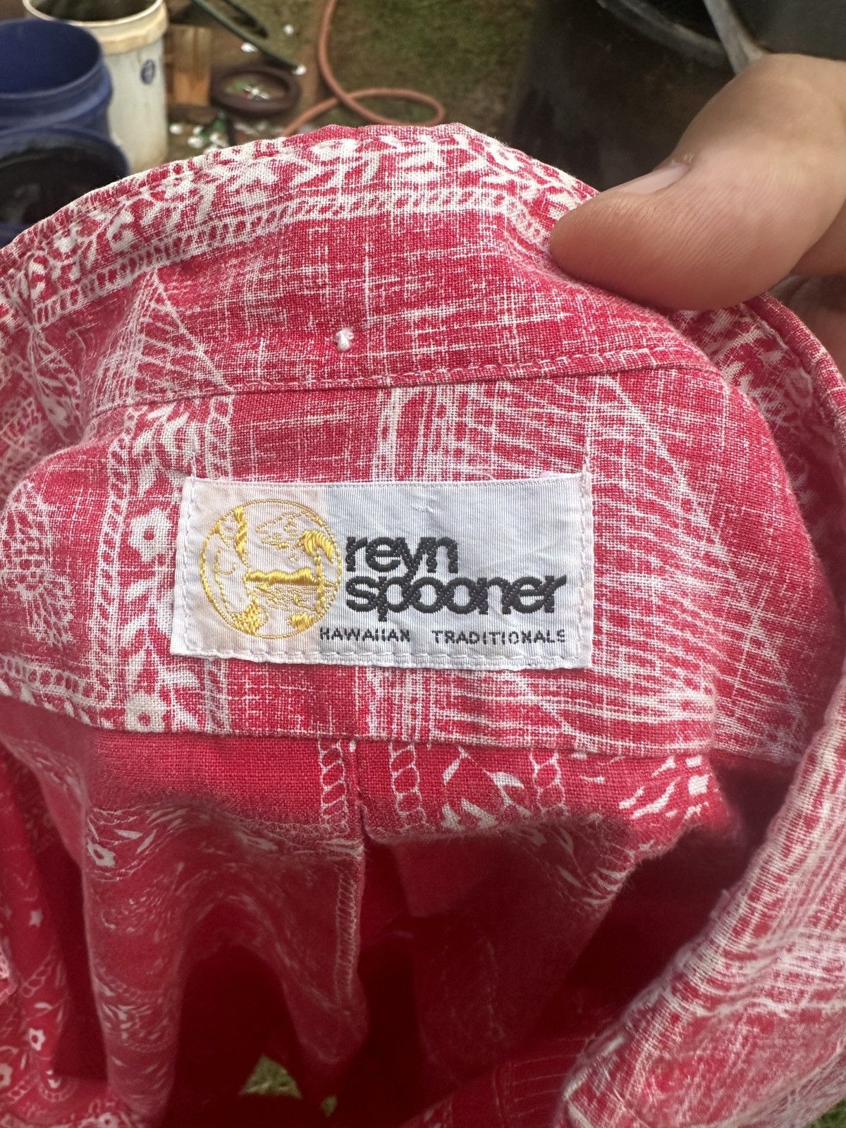 Reyn Spooner PreOwned Reyn Spooner Red Hawaiian Print Men's Medium Size US M / EU 48-50 / 2 - 4 Thumbnail