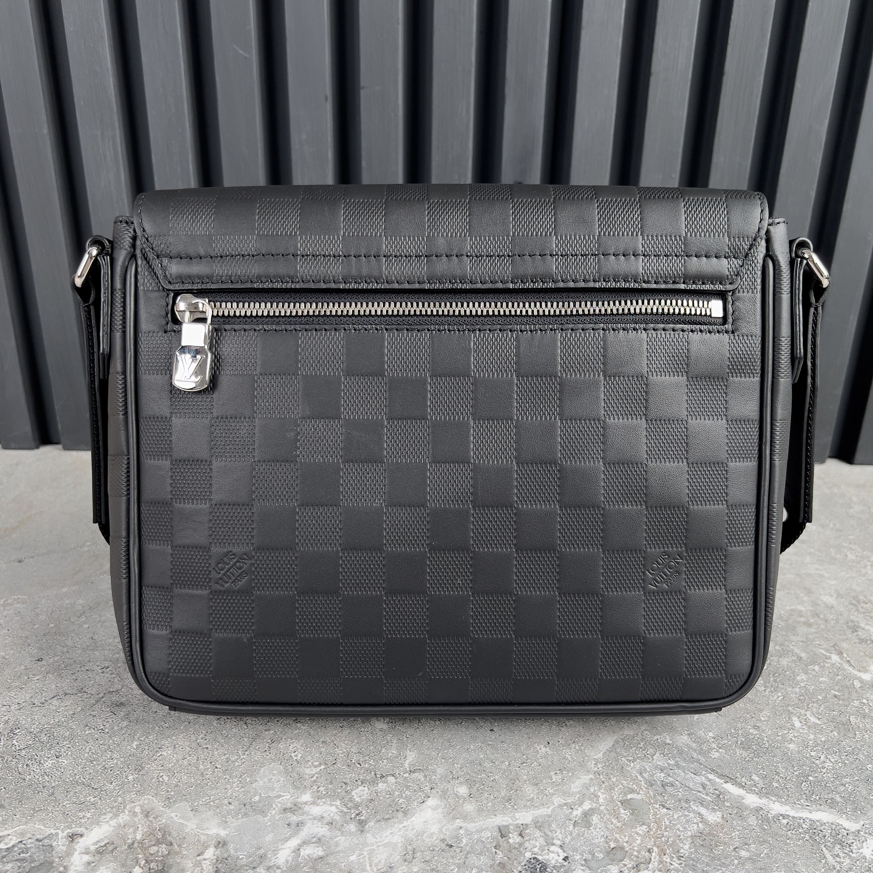 Louis Vuitton Damier Infini District PM Crossbody Messenger Bag Leather Size ONE SIZE - 4 Thumbnail