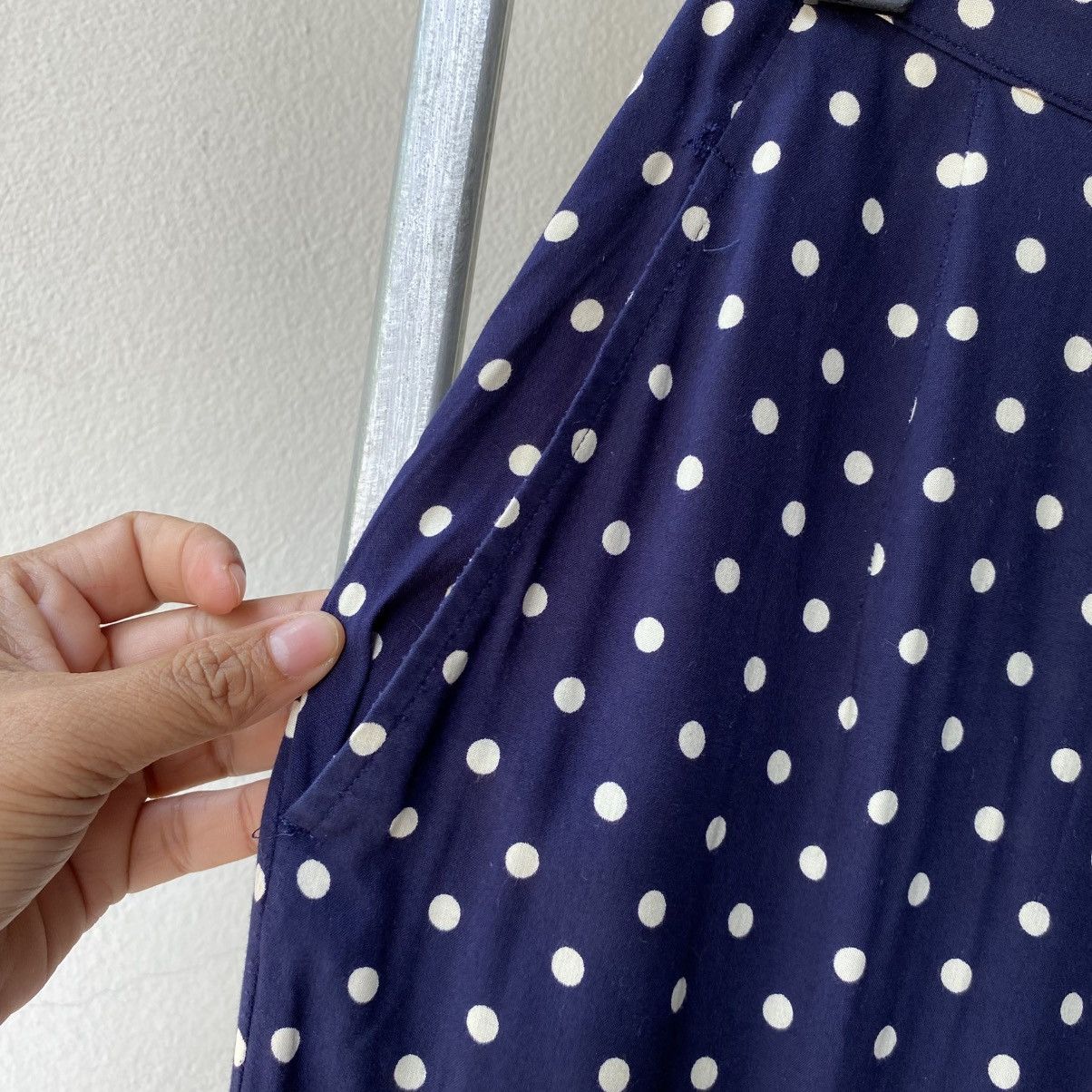 Zucca ZUCCA Navy Polka Dot Pants with Smocked Back Size 25" / US 0 / IT 36 - 6 Thumbnail
