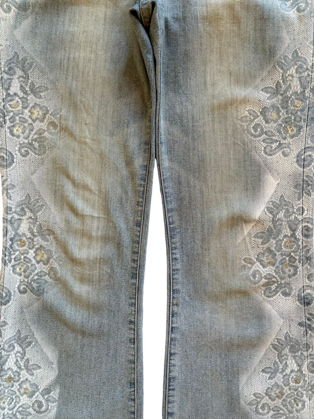 Japanese Brand Vintage Japanese Brand Faded Wash Printed Flare Jeans Size 31" - 5 Thumbnail