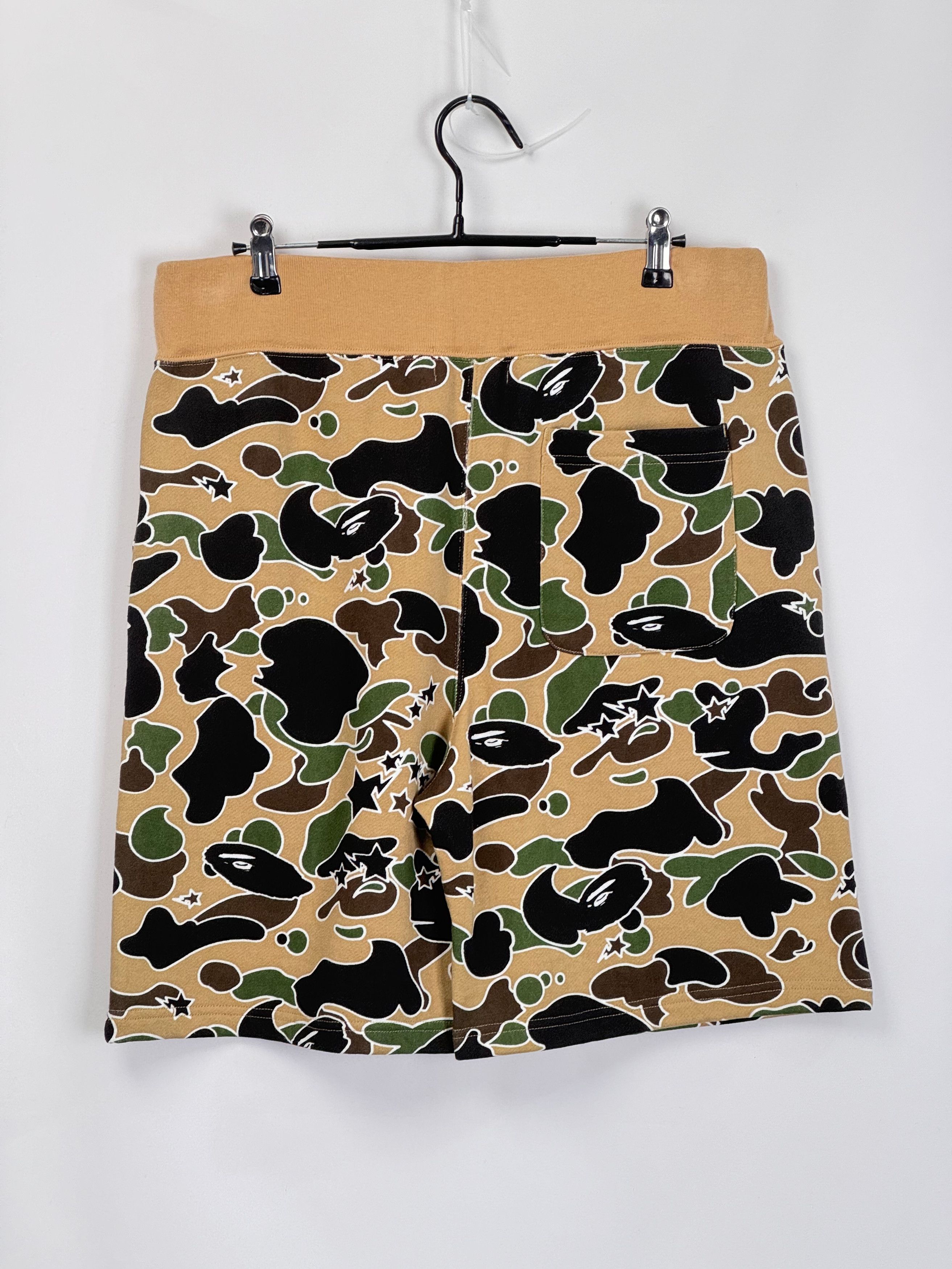 Bape NEW WITH TAG* BAPE STA Camo Sweat Shorts SIZE L Size US 34 / EU 50 - 8 Thumbnail