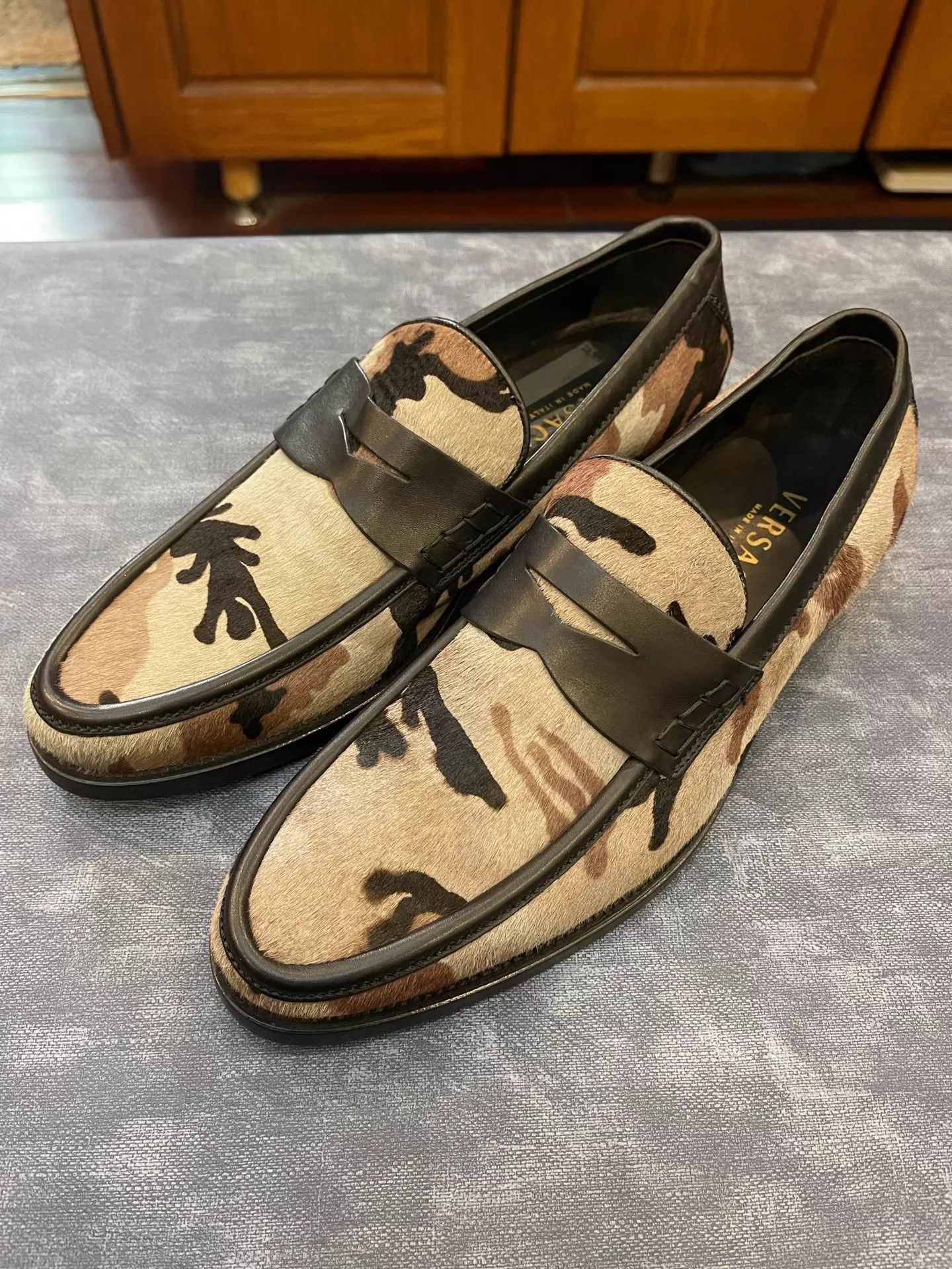 Versace Versace Shearling Camo Loafer 40 Sand Size US 7 / EU 40 - 1 Thumbnail
