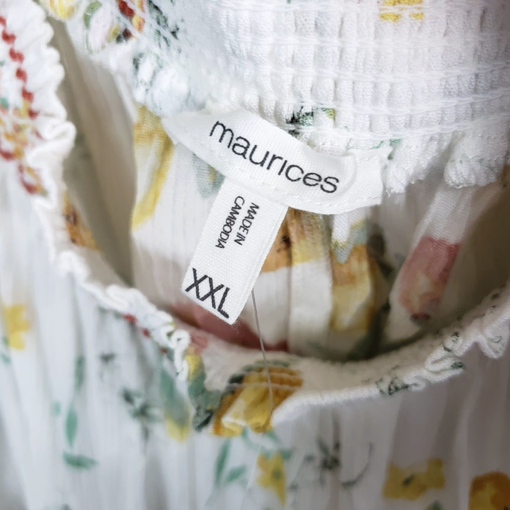 Vintage **Maurices Women's Off the Shoulder Top Size 2XL White Rayon Floral** User: Maurices Women's Off the Shoulder Top Size 2XL White Rayon Floral Size XXL / US 16-18 / IT 52-54 - 7 Thumbnail