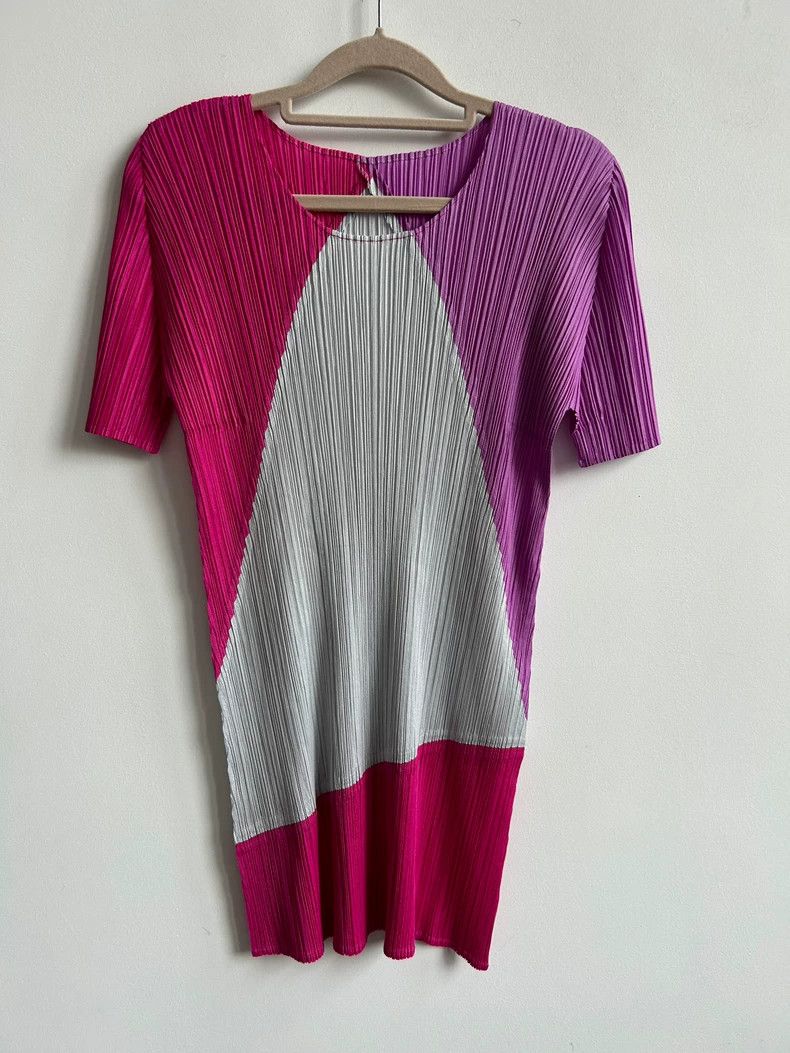 Issey Miyake Issey Miyake size:3 Red and purple pleated short-sleeved s Size S / US 4 / IT 40 - 1 Thumbnail