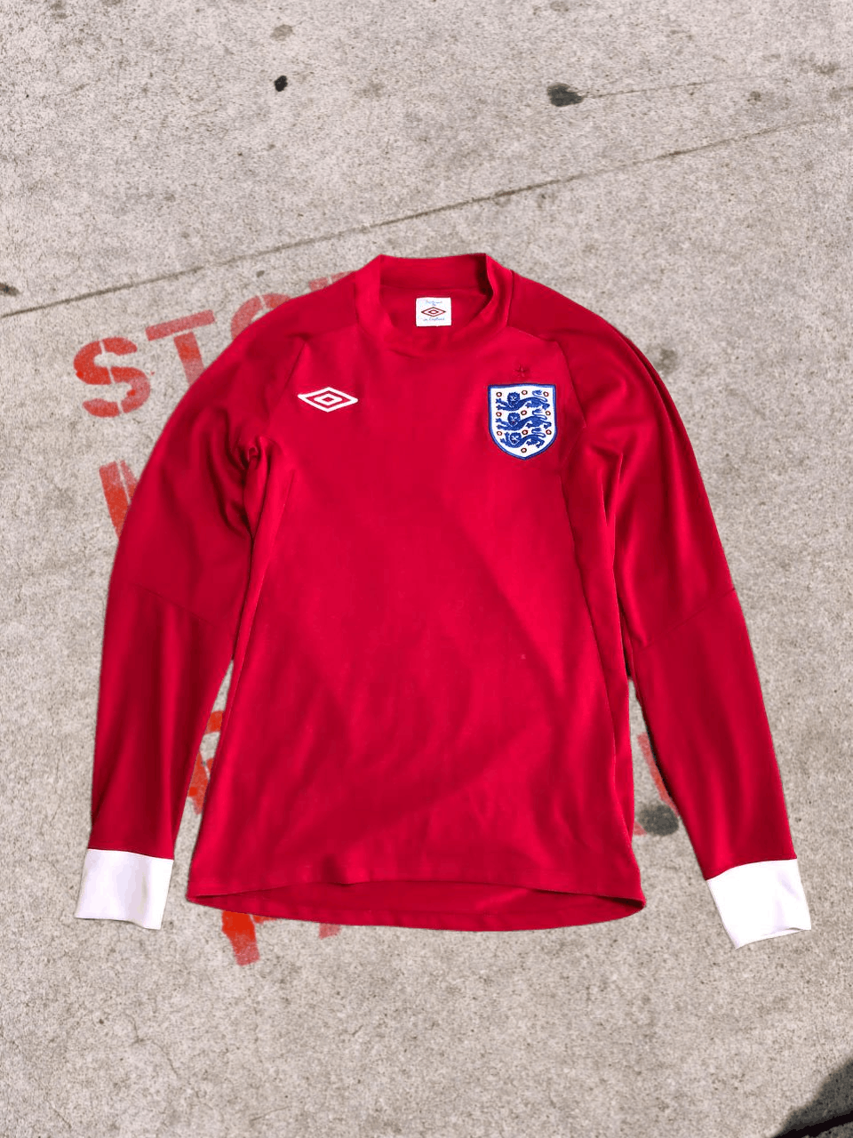 Umbro ENGLAND AWAY FOOTBALL SHIRT SOCCER JERSEY LONG SLEEVE UMBRO Size US S / EU 44-46 / 1 - 1 Thumbnail
