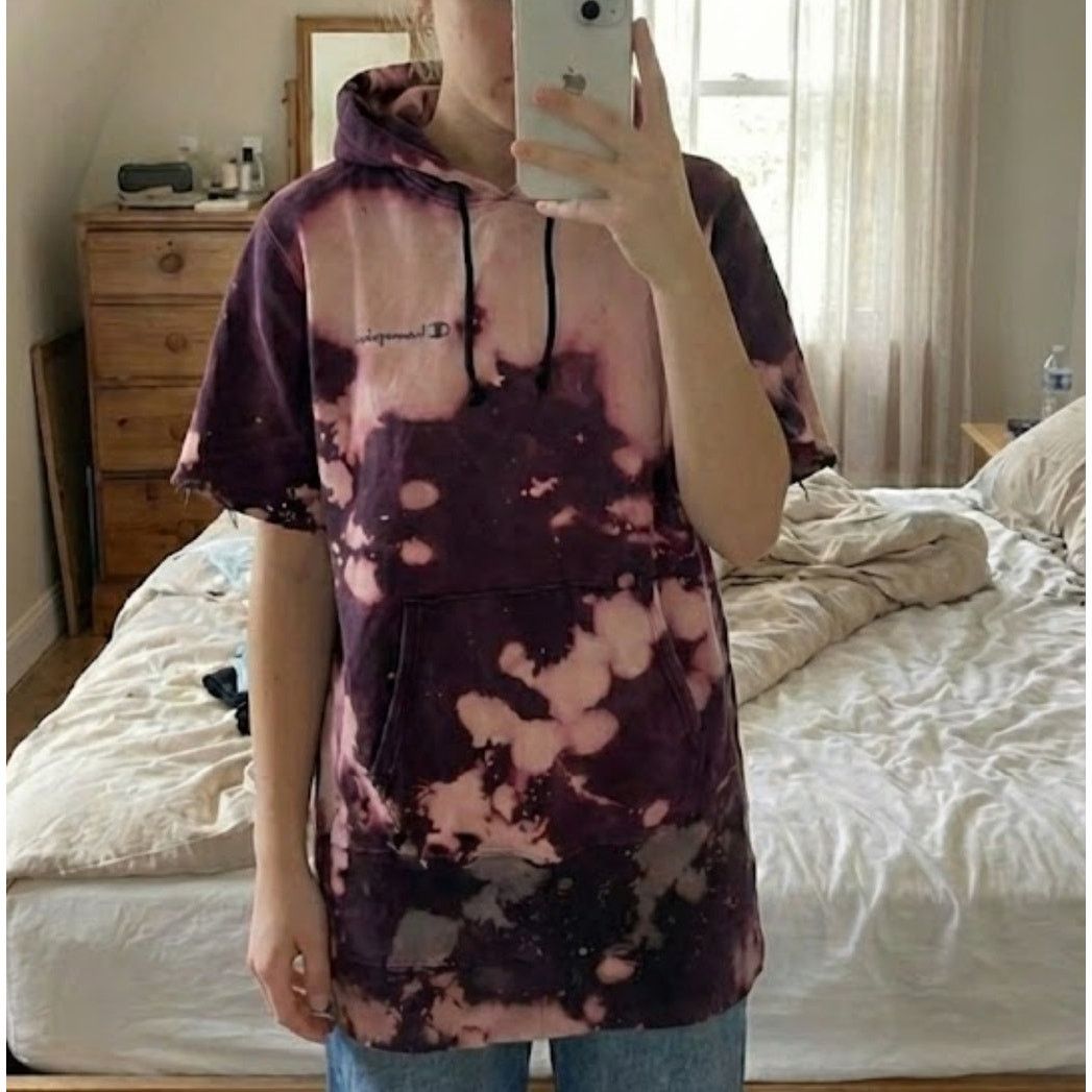 Champion VTG Champion Hoodie Bleach Dye Acid Wash XL Short Sleeve Y2K Size US XL / EU 56 / 4 - 1 Thumbnail