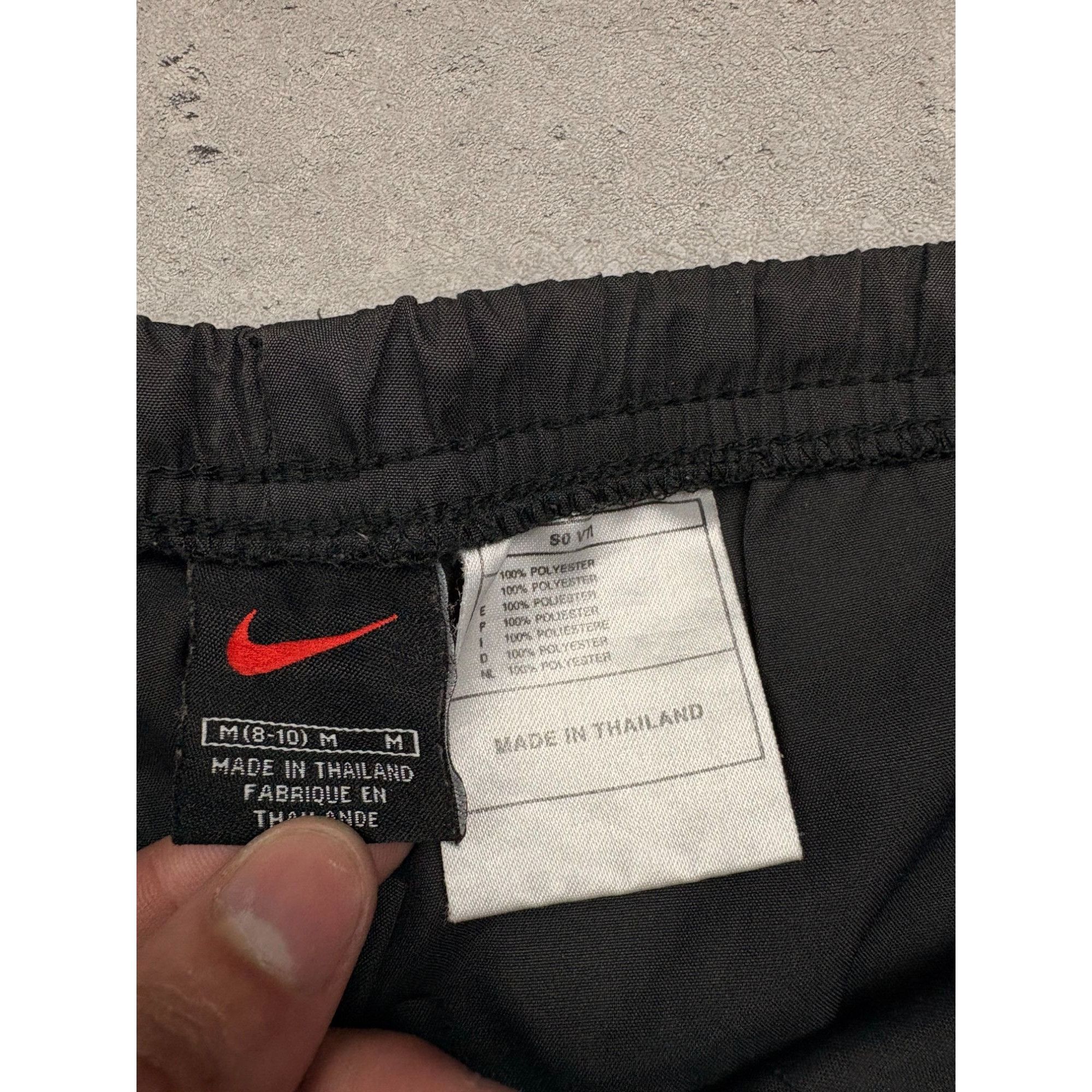 Nike Rare Vintage 90s Nike Track Pants Black Red Tag Baggy Swoosh Size US 34 / EU 50 - 4 Thumbnail