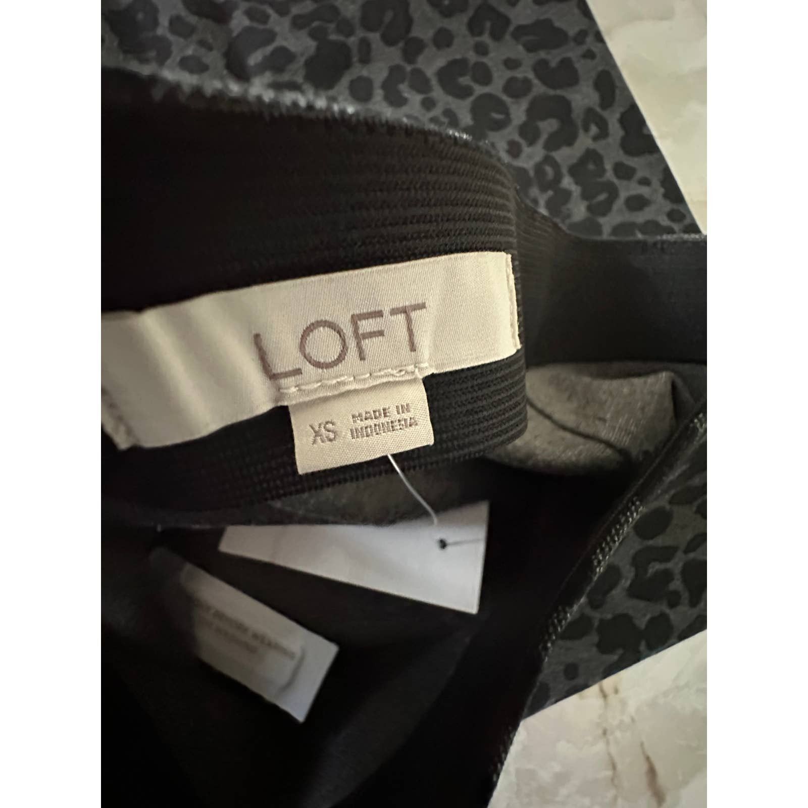 Loft LOFT Black Leopard Print stretch skirt Size XS Size 25" / US 0 / IT 36 - 3 Thumbnail