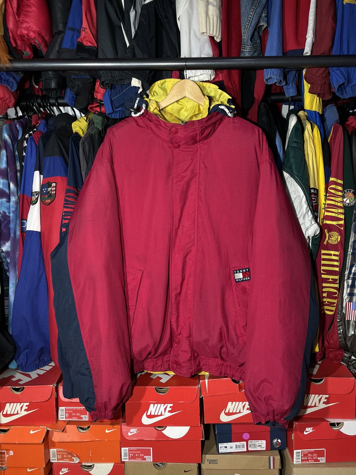 Tommy Hilfiger × Vintage Puffer Tommy Hilfiger Vintage 90’s Big Logo Reversible Size US XL / EU 56 / 4 - 4 Thumbnail