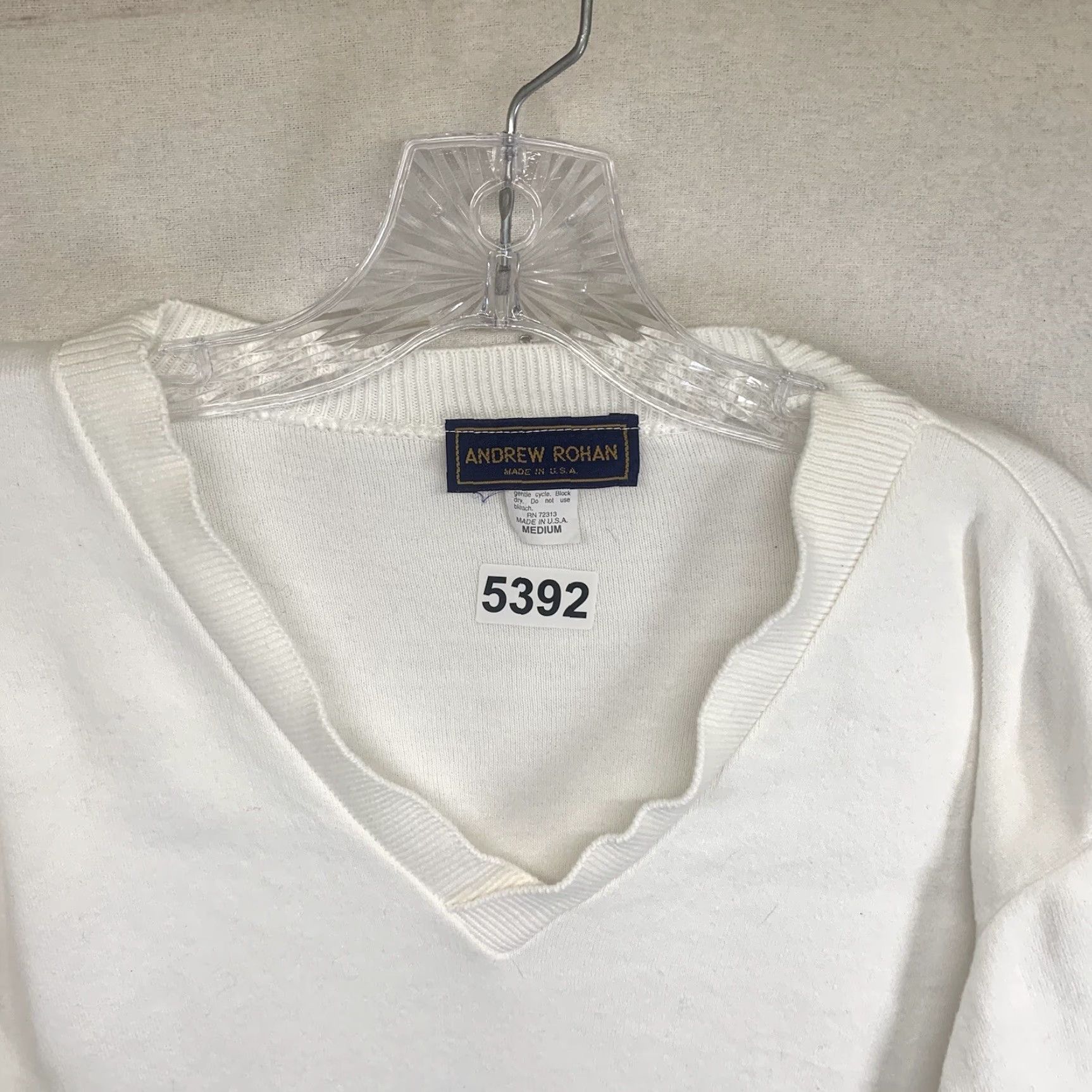 Vintage VINTAGE Andrew Rohan Sweatshirt Unisex Adults Medium White 80s 90s Cross Embroidered Pullover Knit Cotton Size US M / EU 48-50 / 2 - 5 Thumbnail