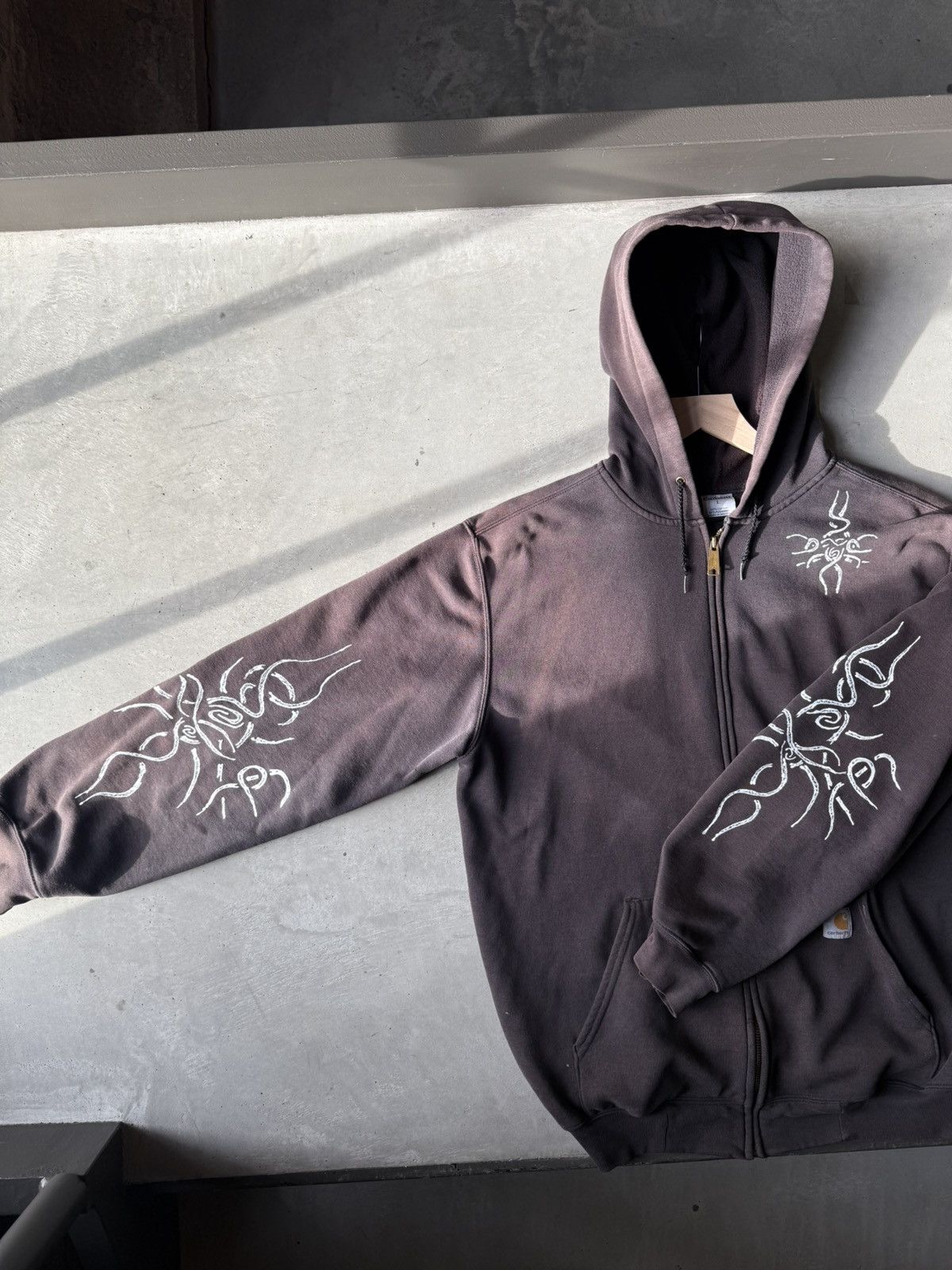Carhartt × Vintage Vintage Carhartt faded brown hoodie Tattoo 001 Size US L / EU 52-54 / 3 - 1 Thumbnail
