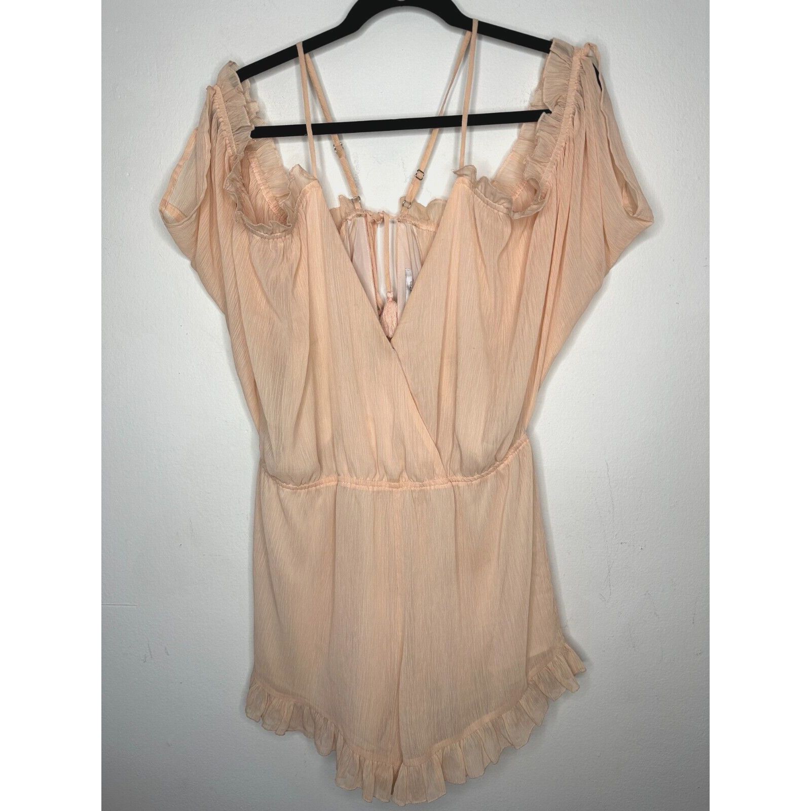 Other Lovers + Friends Peach Ruffle Cold Shoulder Open Back Romper Size L / US 10 / IT 46 - 2 Thumbnail