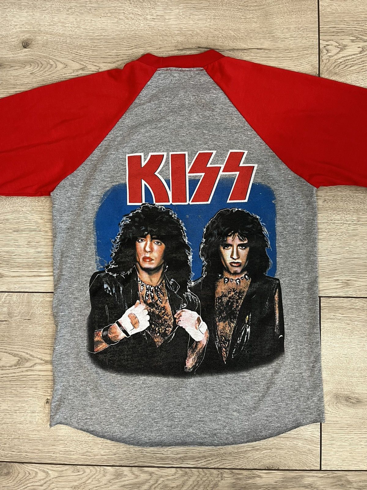 Band Tees × KISS × Vintage Vintage 1983 KISS band 3/4 t shirt single stitched raglan Size US S / EU 44-46 / 1 - 10 Thumbnail