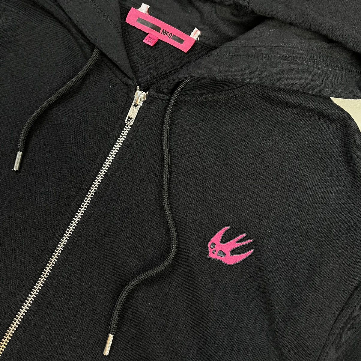McQ Alexander McQueen McQ by Alexander McQueen Pink Swallow Embroidery Hoodie Size US XL / EU 56 / 4 - 6 Thumbnail