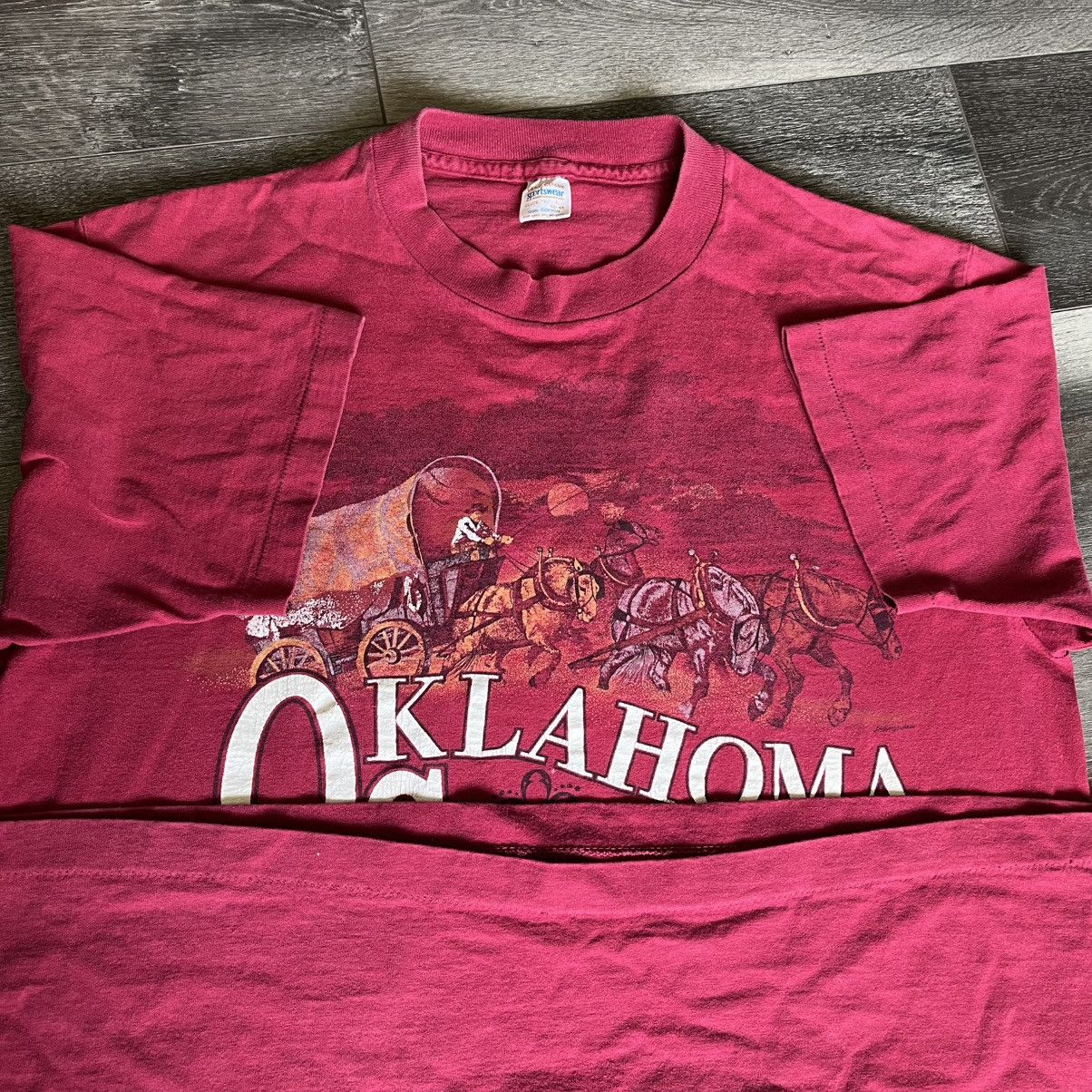 Vintage Vintage 1990s Oklahoma Sooners Gulf Coast Sportswear T Shirt Size US L / EU 52-54 / 3 - 4 Thumbnail