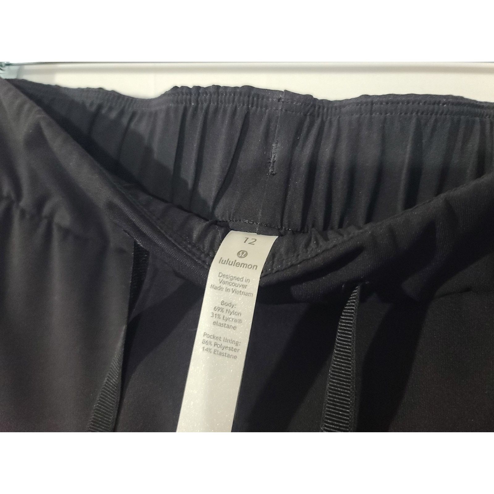 Lululemon Lululemon Black Luxtreme High Rise Keep Moving Pants 12 Size 34" / US 12 / IT 48 - 7 Thumbnail