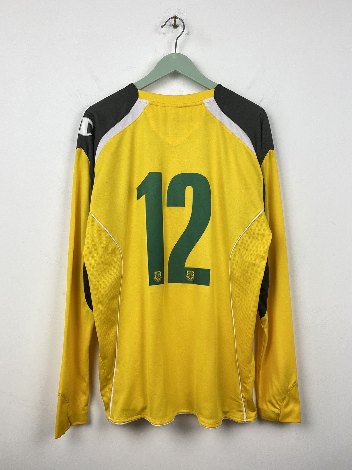 Champion Wales 2008 2010 Goalkeeper 12 Champion Football Jersey PSG Size US L / EU 52-54 / 3 - 2 Thumbnail