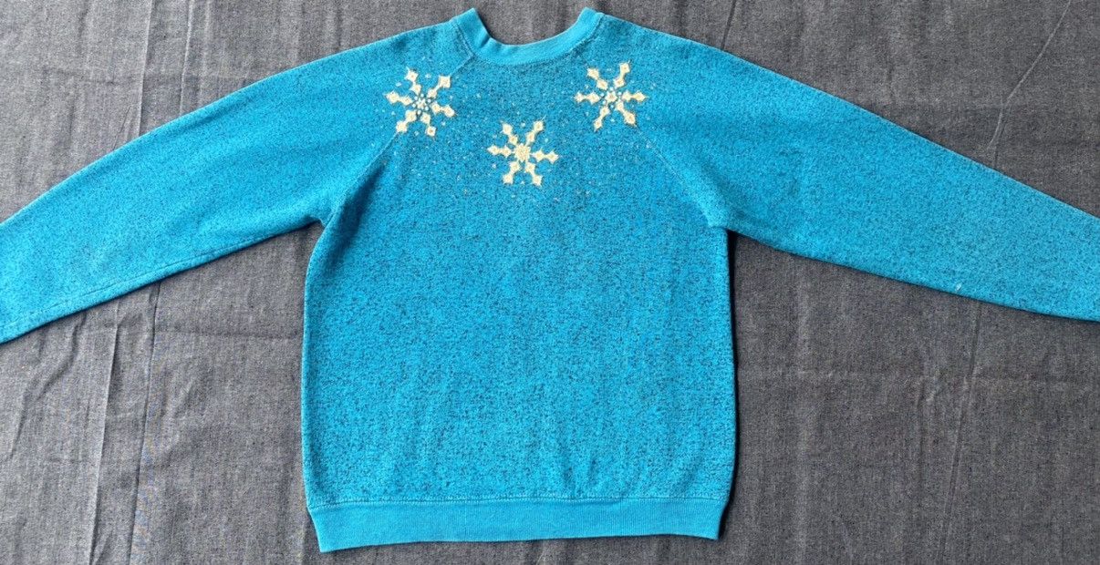 Tultex Vintage 80’s Snowflake Christmas Sweatshirt Women’s Small Size S / US 4 / IT 40 - 2 Thumbnail