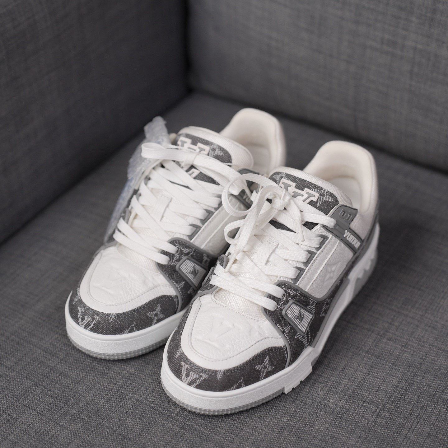 Louis Vuitton Louis Vuitton Training Denim White Lowtop Sneakers Women Size US 7.5 / IT 37.5 - 1 Thumbnail