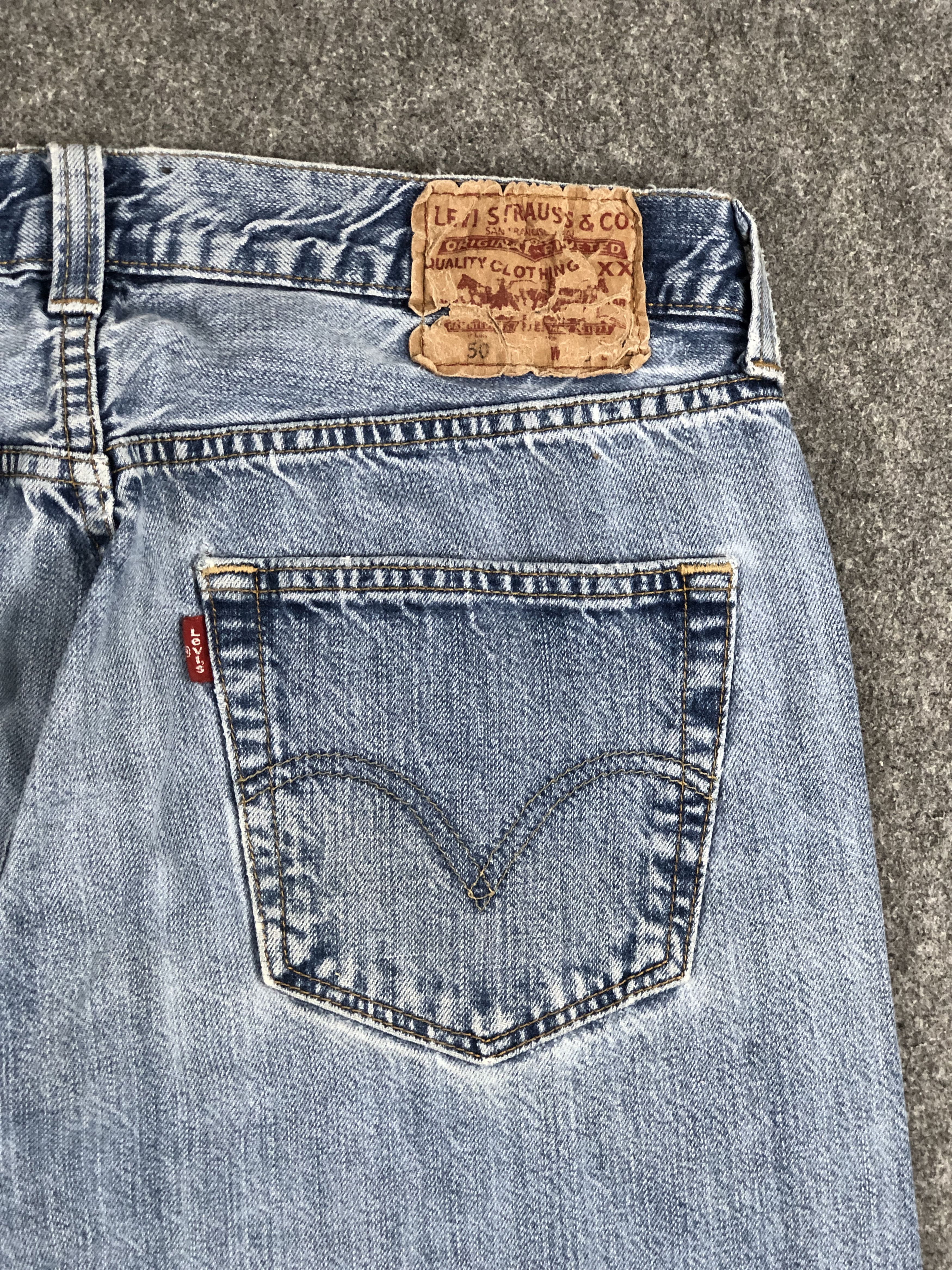 Levi's Vintage Levis 501 Blue Denim Jeans DP2242 Size US 31 - 14 Thumbnail