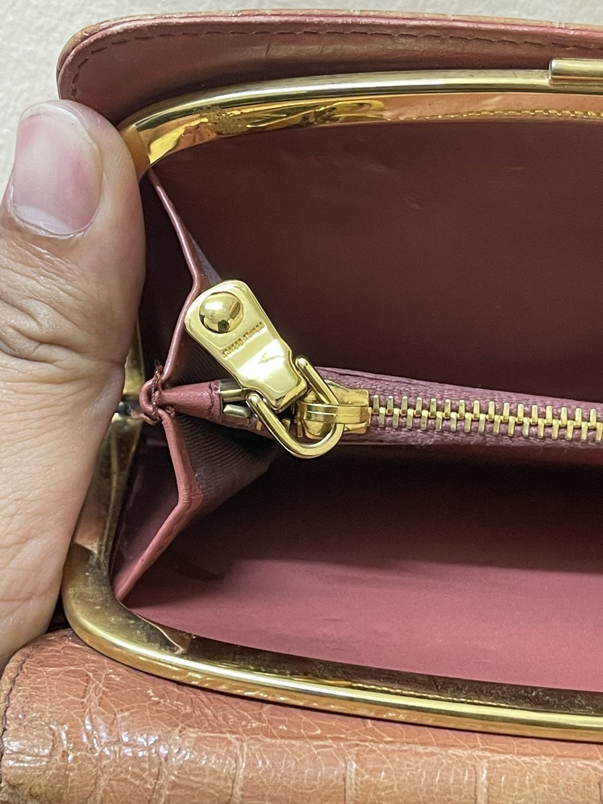 Miu Miu NEED GONE ASAP ‼️ Miu Miu Clutch Bag Size ONE SIZE - 15 Thumbnail