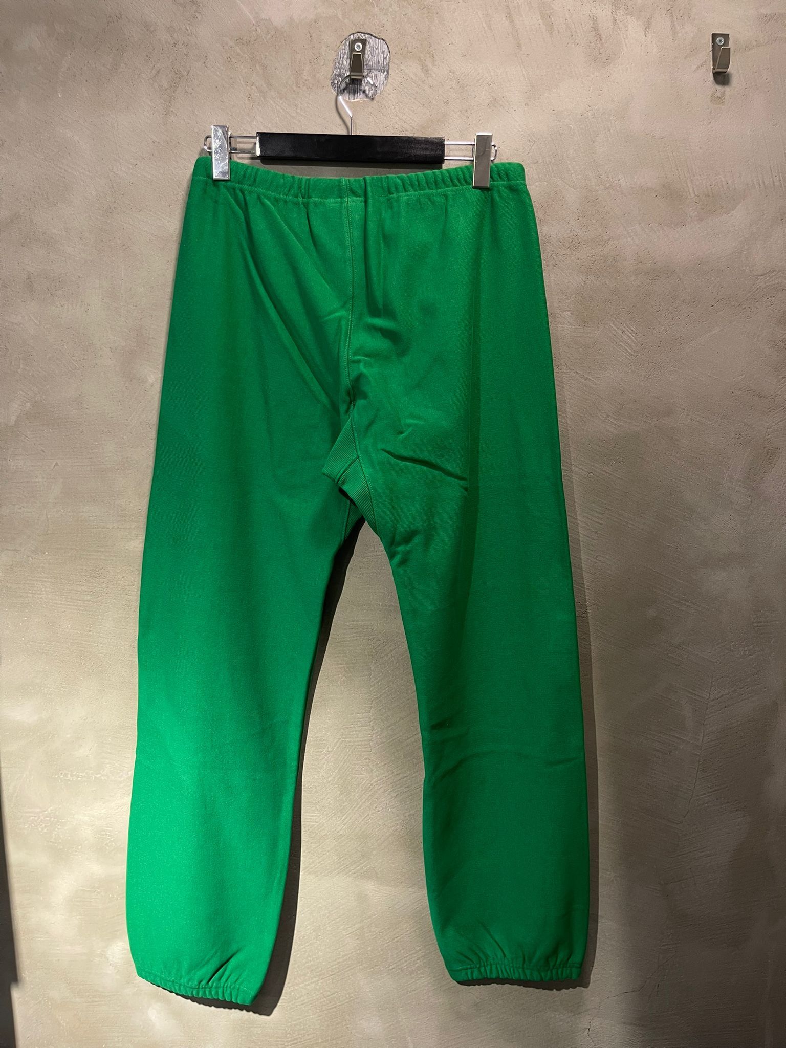 Champion × DENIM TEARS Denim Tears x Champion Revelations Sweatpants Green Size US 32 / EU 48 - 2 Thumbnail