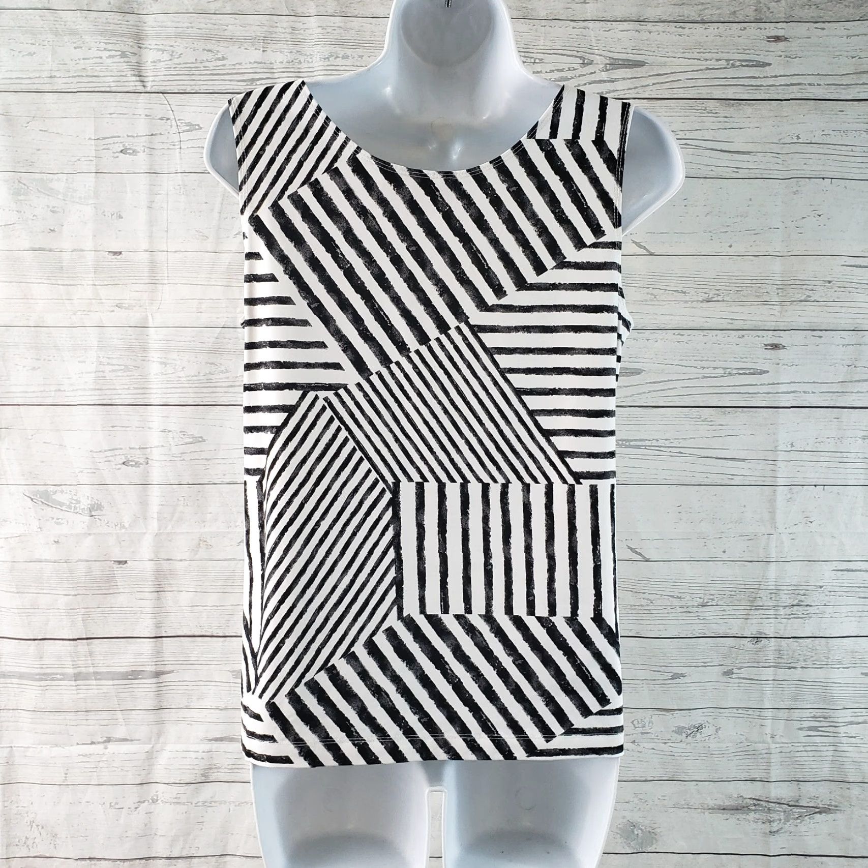 Vintage Chico's Womens Tank Top Sz Medium Black White Stripe Scoop Neck Nylon Blend Shirt Adult M Black Stripe Sleeveless Size M / US 6-8 / IT 42-44 - 4 Thumbnail